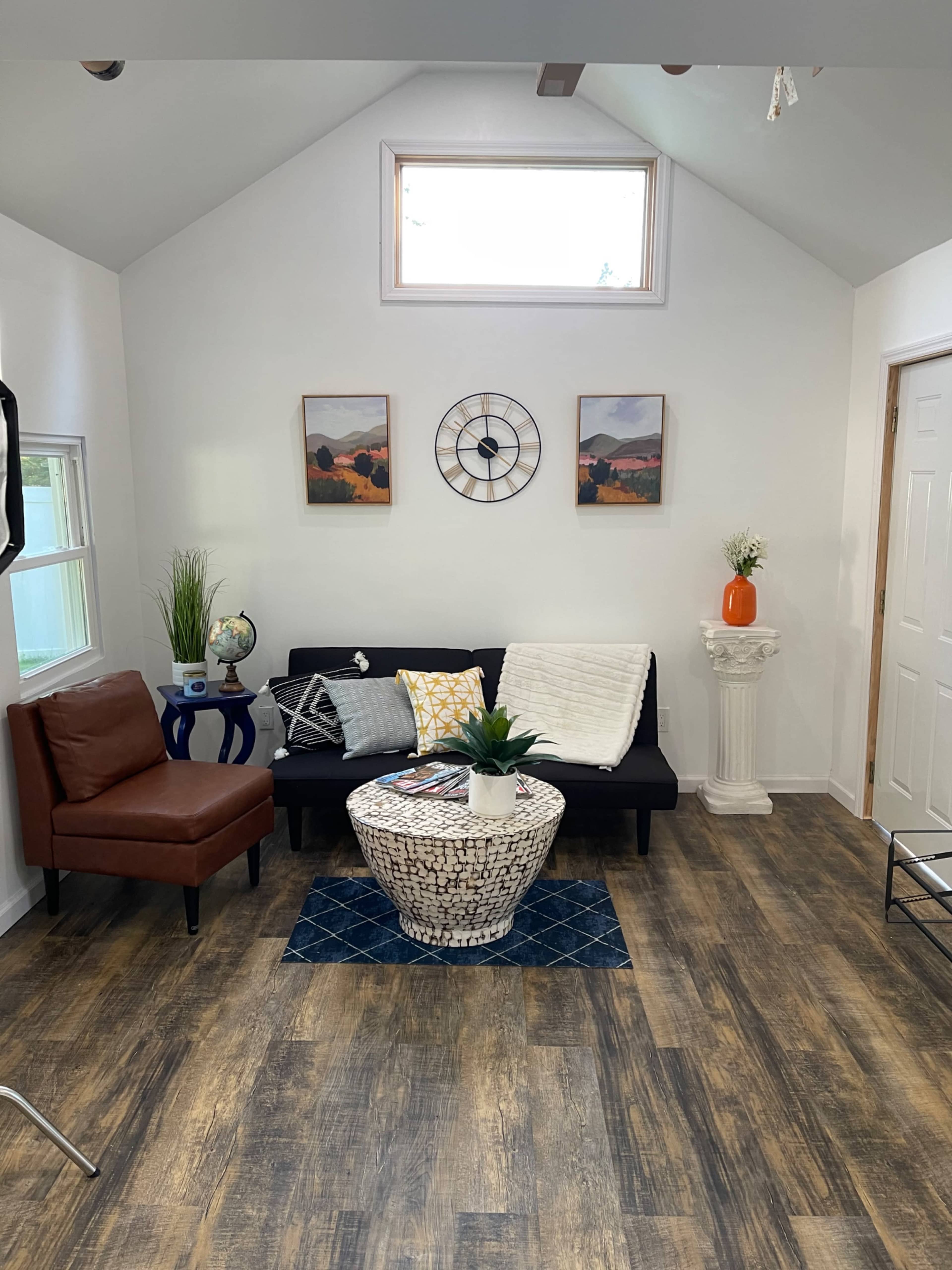 Chic Natural-Light Studio Perfect for Photoshoots, Video Shoots, Podcasts & More Image in Huntington, Dix Hills, NY