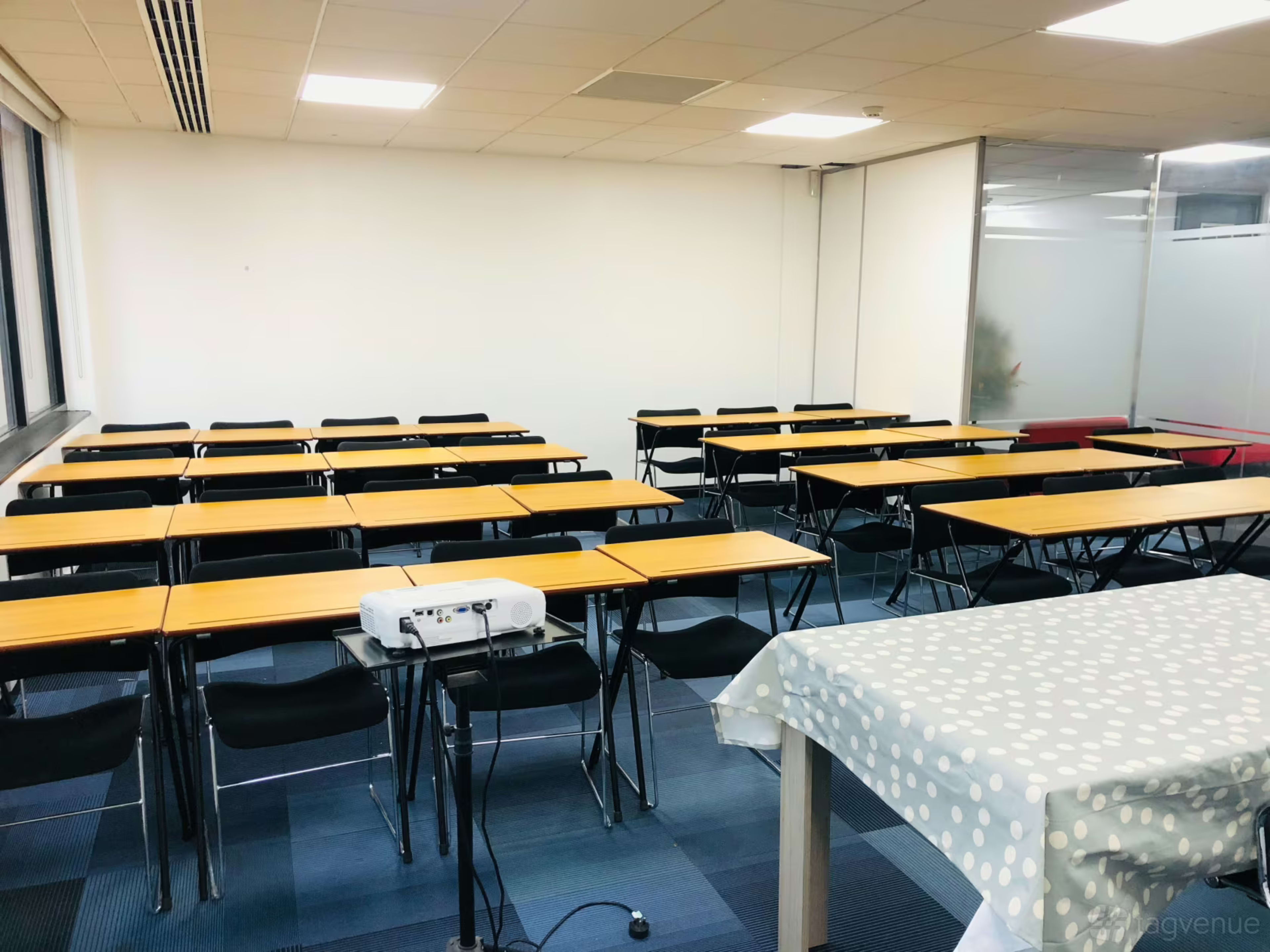 Bright, Affordable Meeting Room in Stratford – Perfect for Training, Seminars & Business Events Image in Stratford, London, ENG