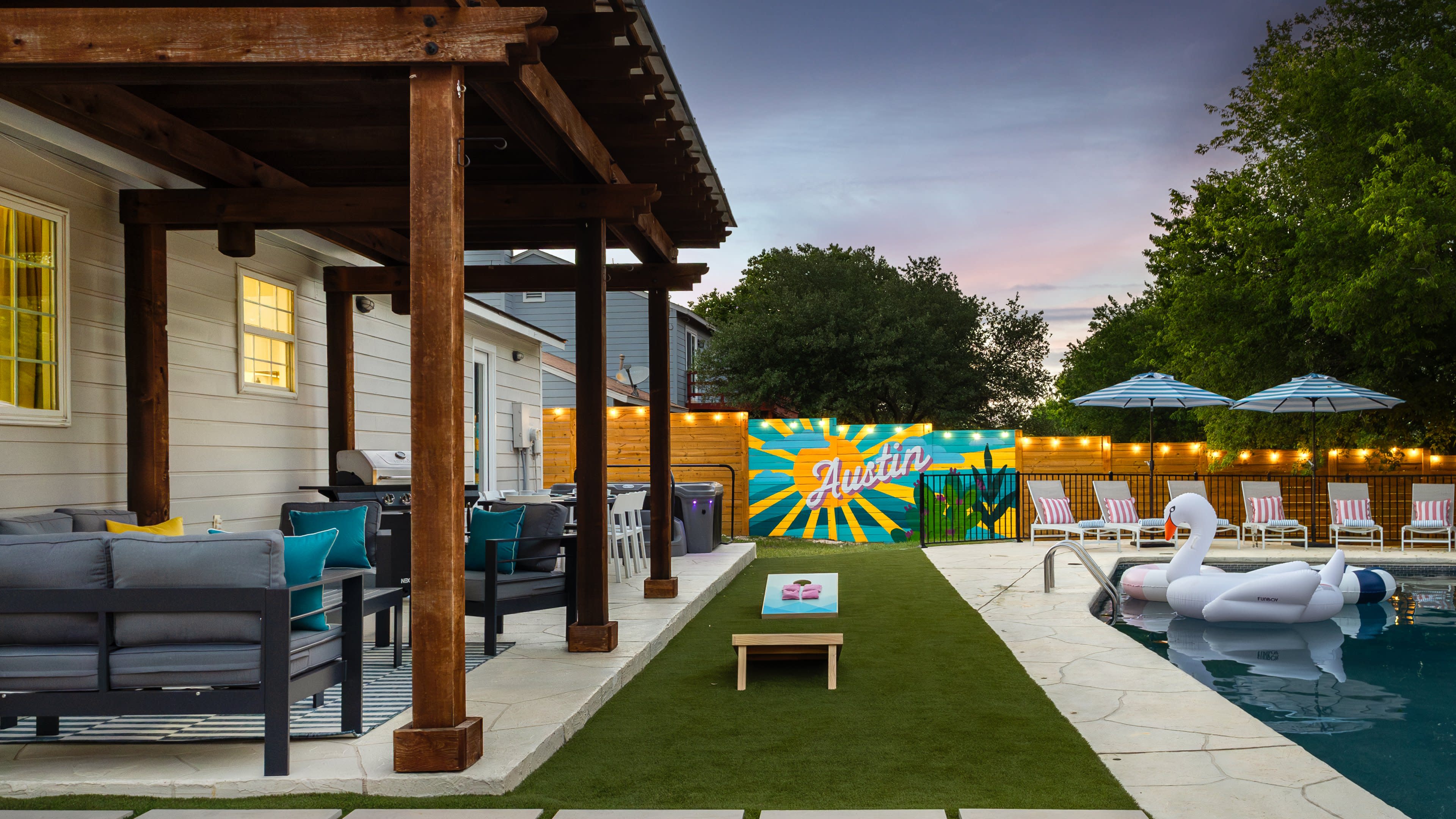 Ultimate Getaway: Pool,Hot tub,Games & Sing-Alongs Image in Gracy Woods, Austin, TX