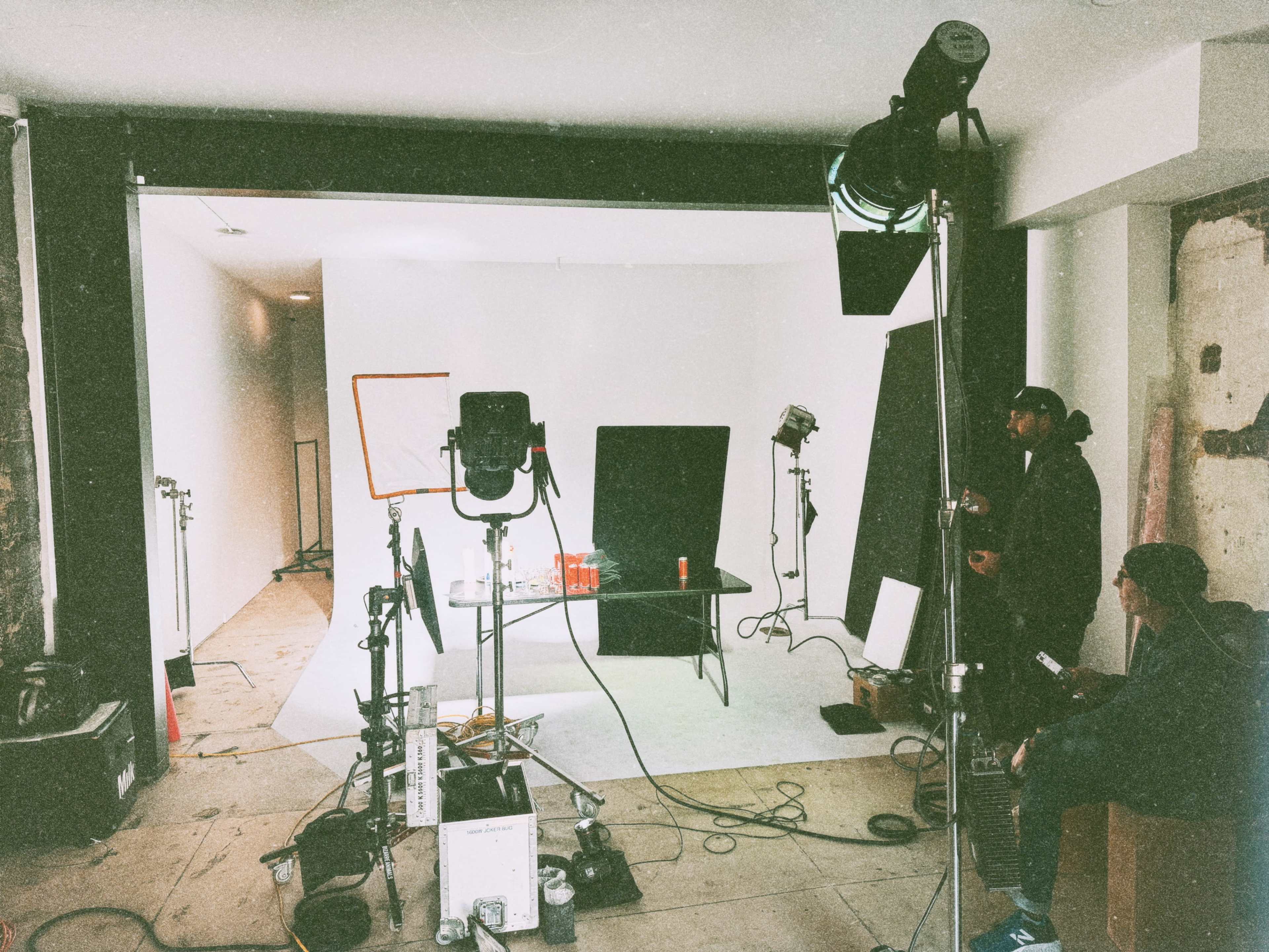 White Cyc Photo & Video Studio | Easy Load-In | Echo Park / DTLA - 11’ Ceilings • Sound-Friendly • Instant Book Image in Echo Park, Los Angeles, CA