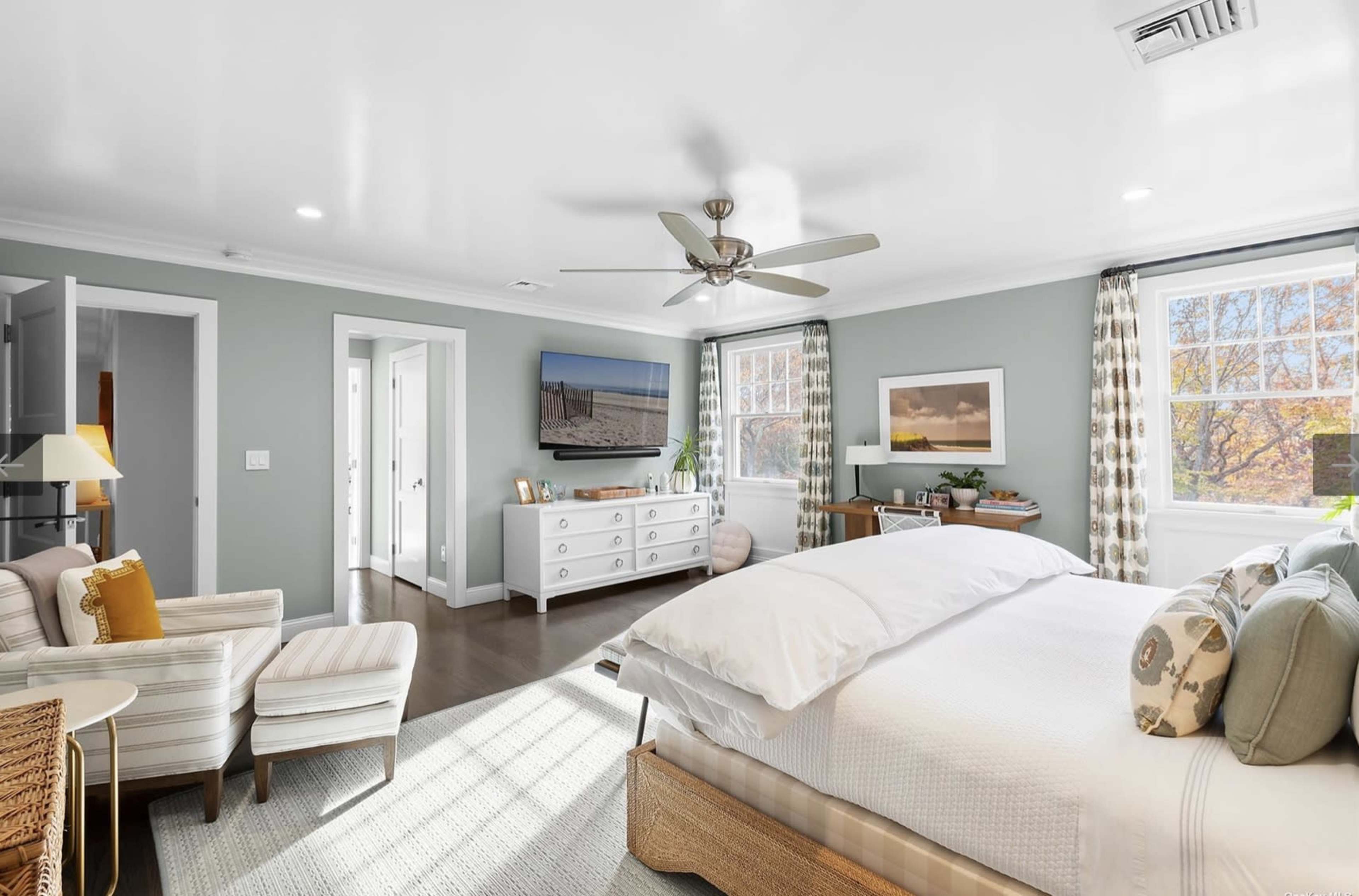 Classic and chic Hamptons Home Image in East Hampton, East Hampton, NY