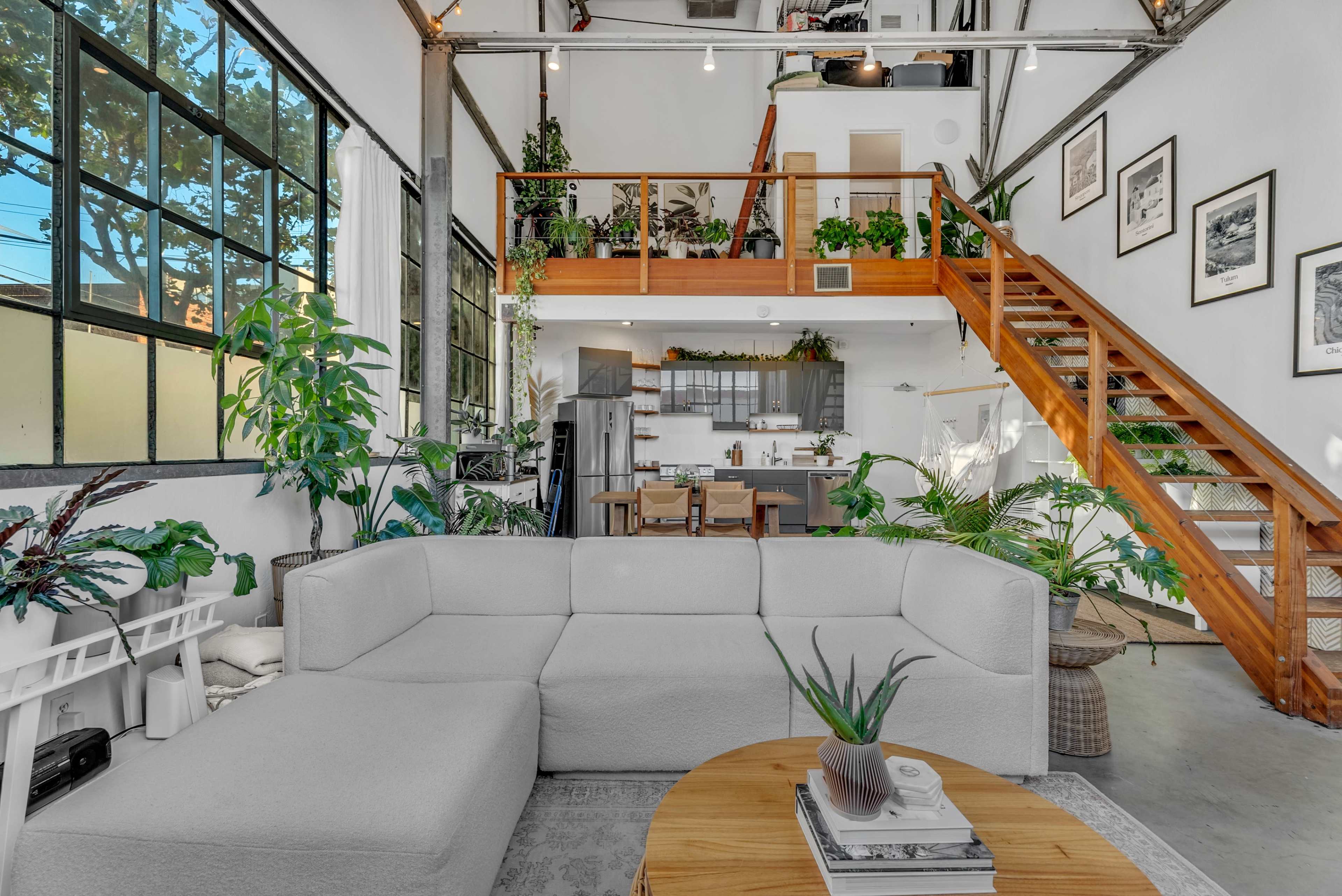 Dogpatch Loft with tons of natural light and thoughtful decor Image in Dogpatch, San Francisco, CA