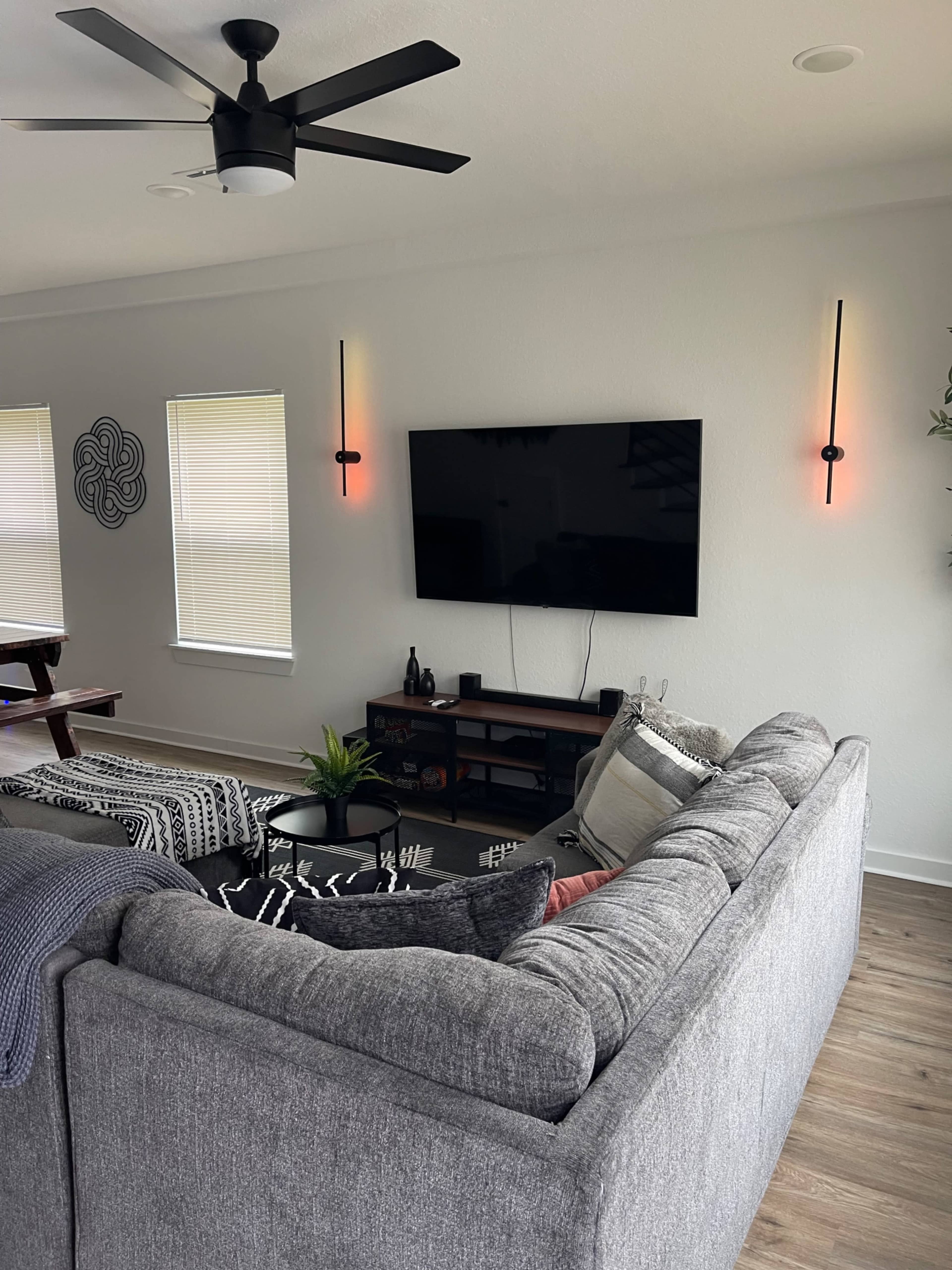 Cozy Rustic Townhouse Image in Northside, Houston, TX