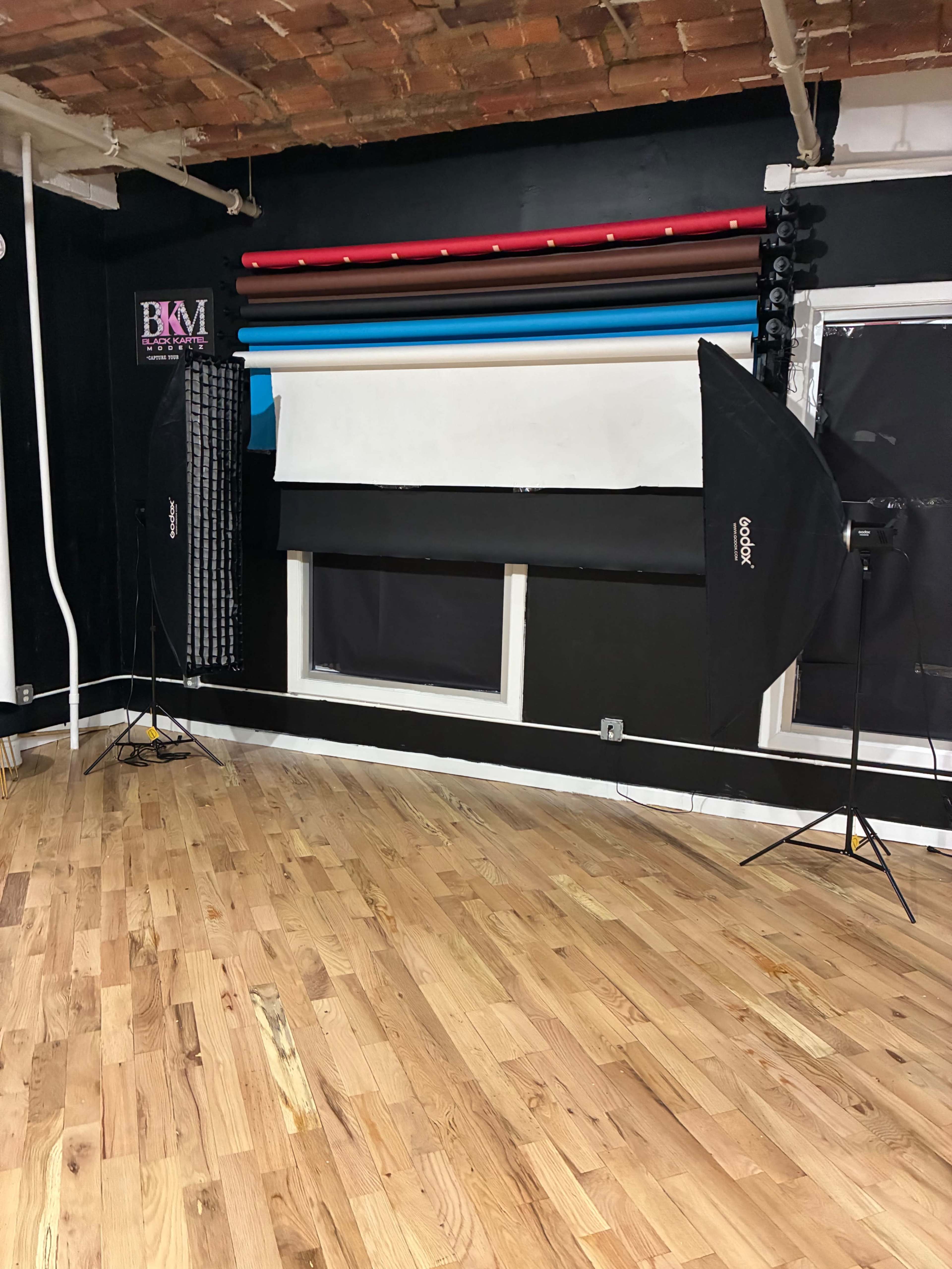 Brooklyn Studio with Valentines Day themed Flexible Sets Image in Dumbo, Brooklyn, NY