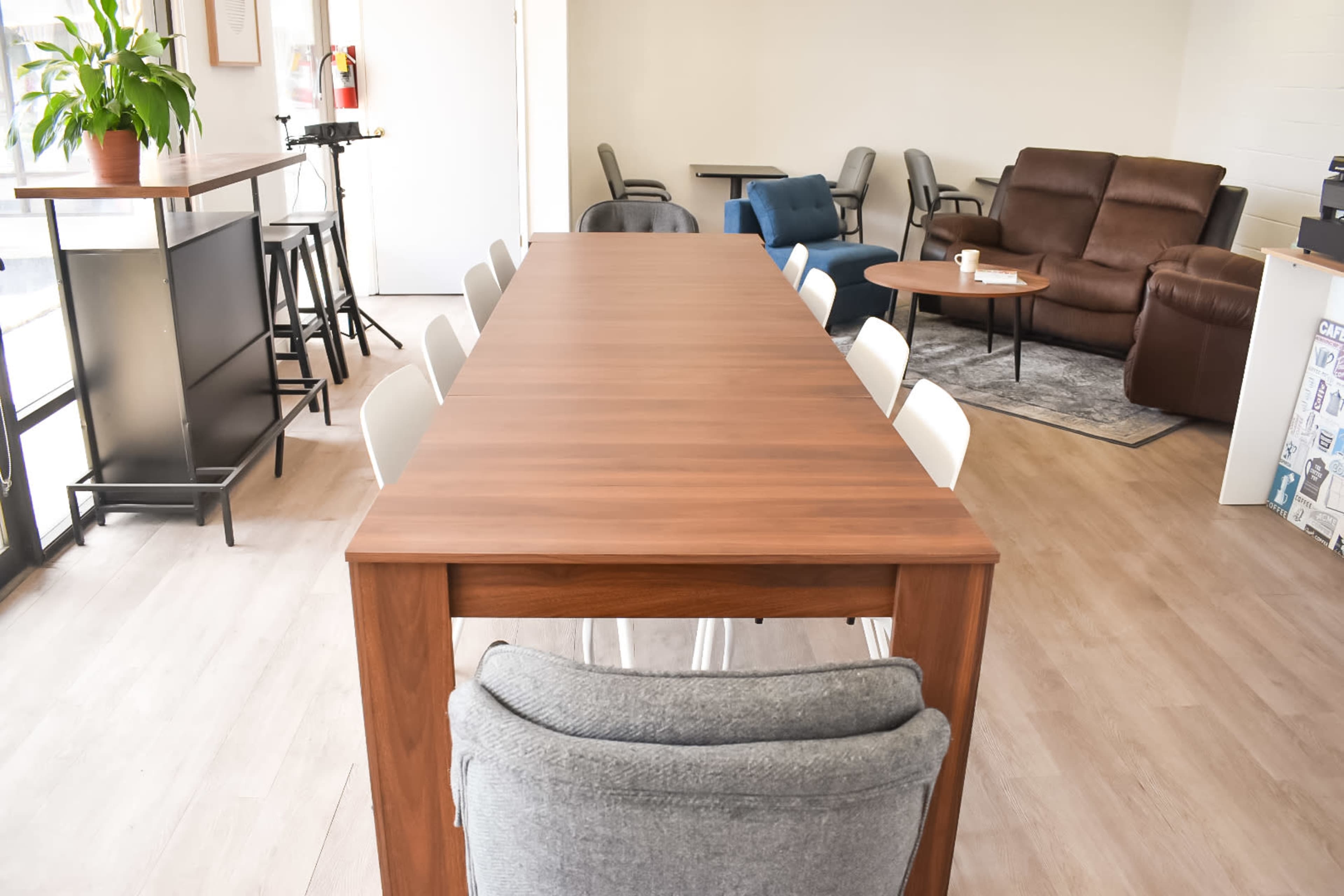 Homey Meeting Space with Lots of Natural Light Image in Poway, Poway, CA