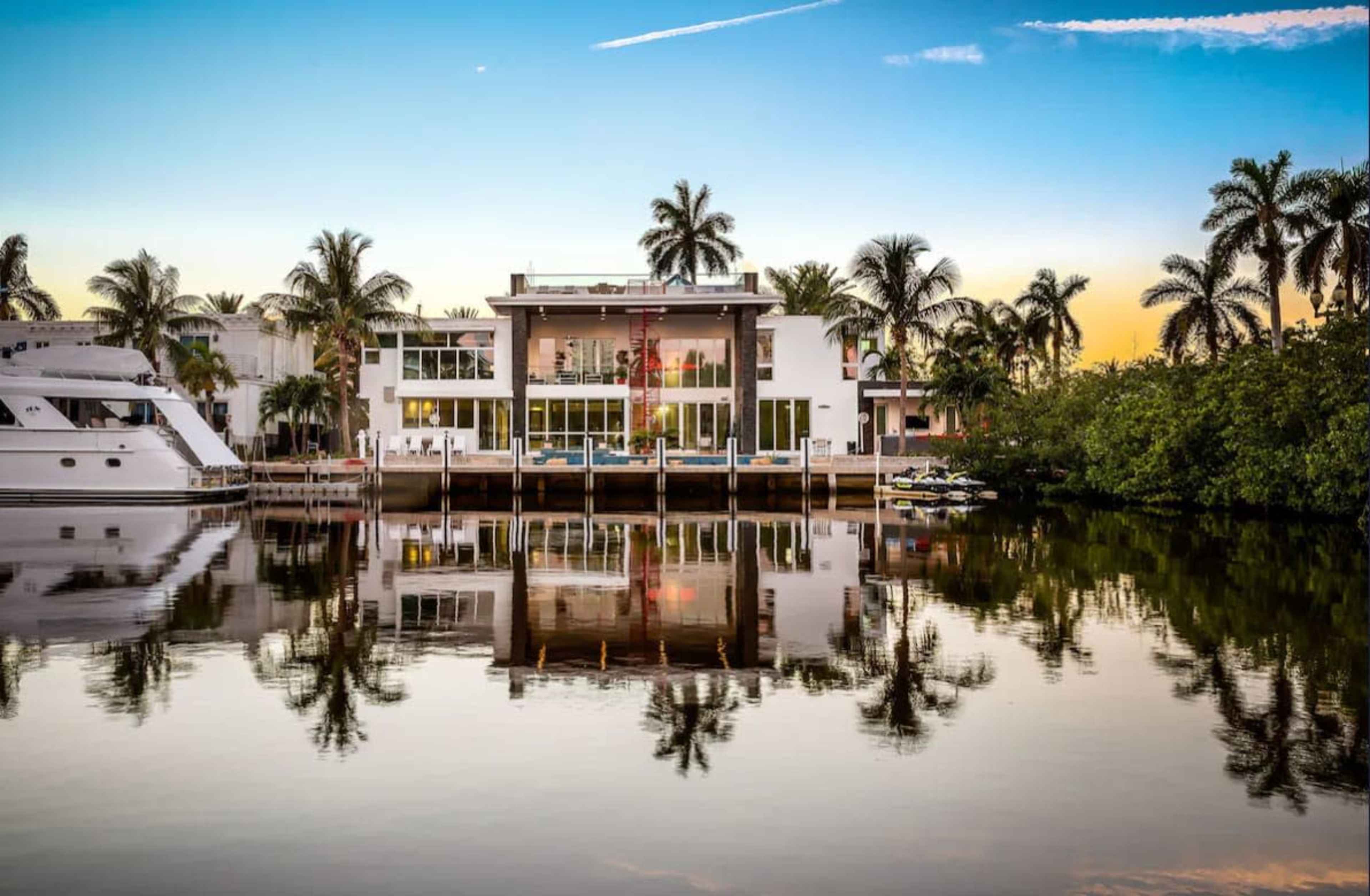 Modern Waterfront Mansion in the heart of Las Olas minutes from the Beach Image in East Fort Lauderdale, Fort Lauderdale, FL