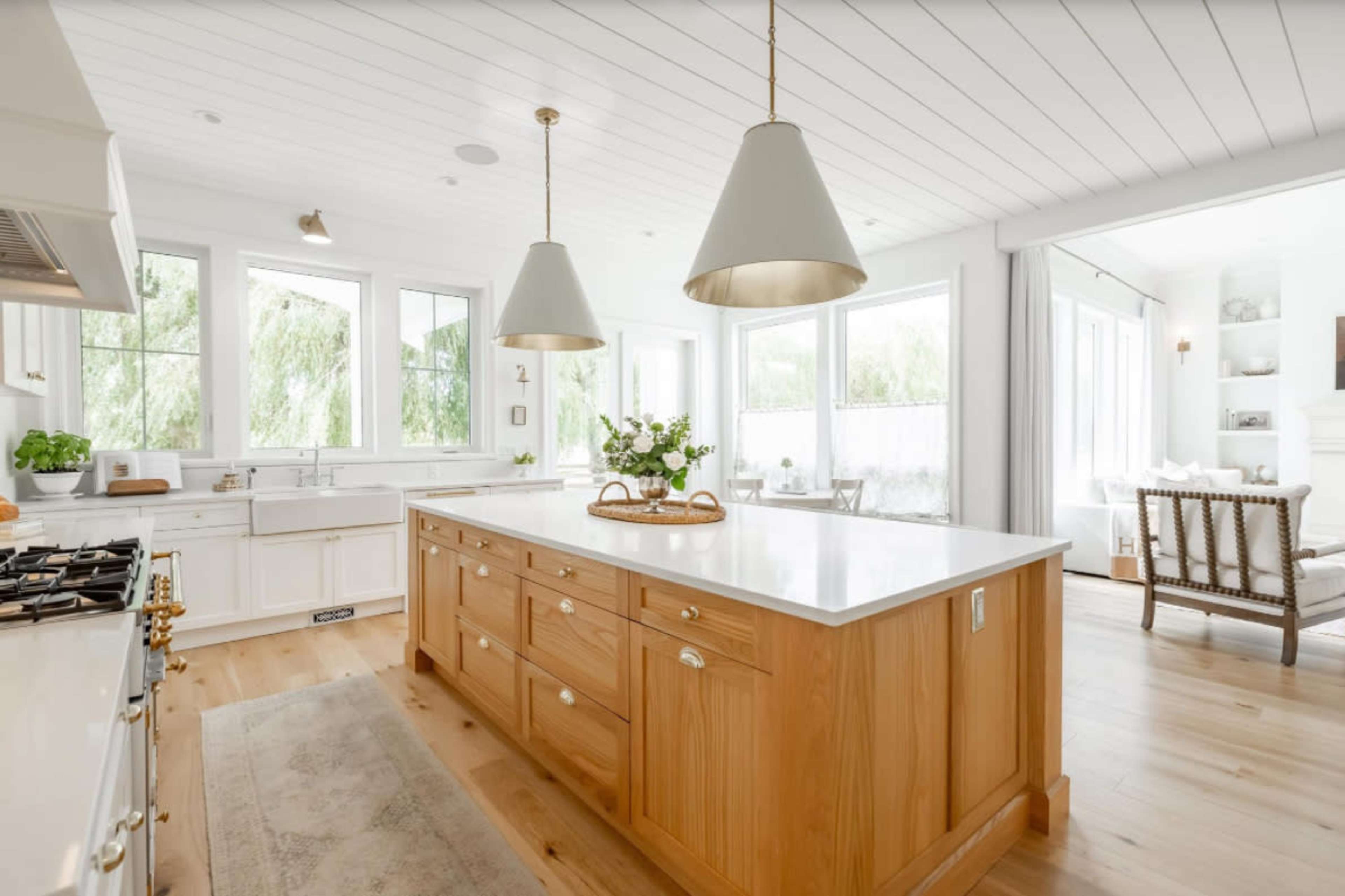 Campbell Valley Modern Farmhouse Image in Surrey, Surrey, BC
