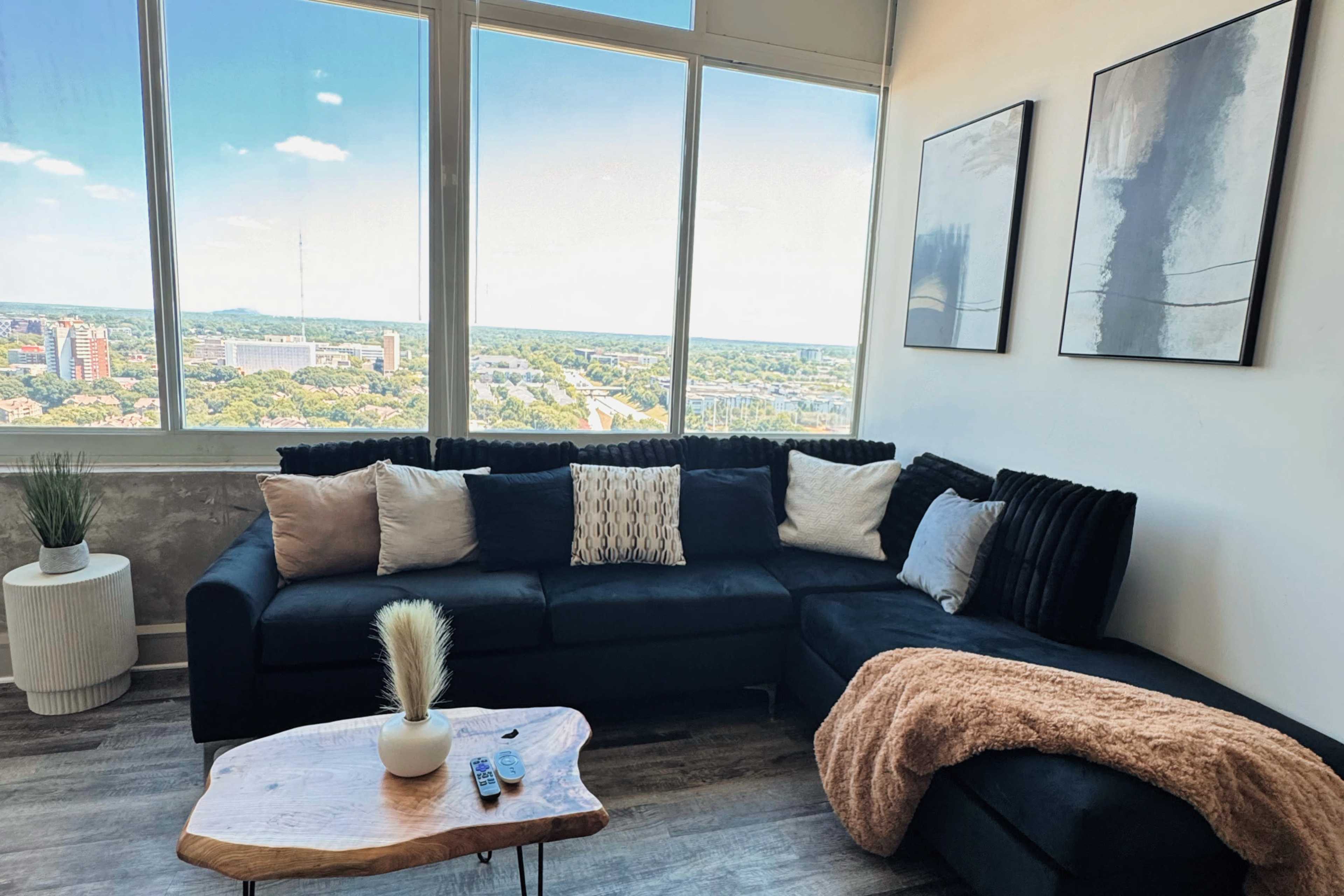 Luxury Downtown Loft-style HighRise Image in Downtown Atlanta, Atlanta, GA