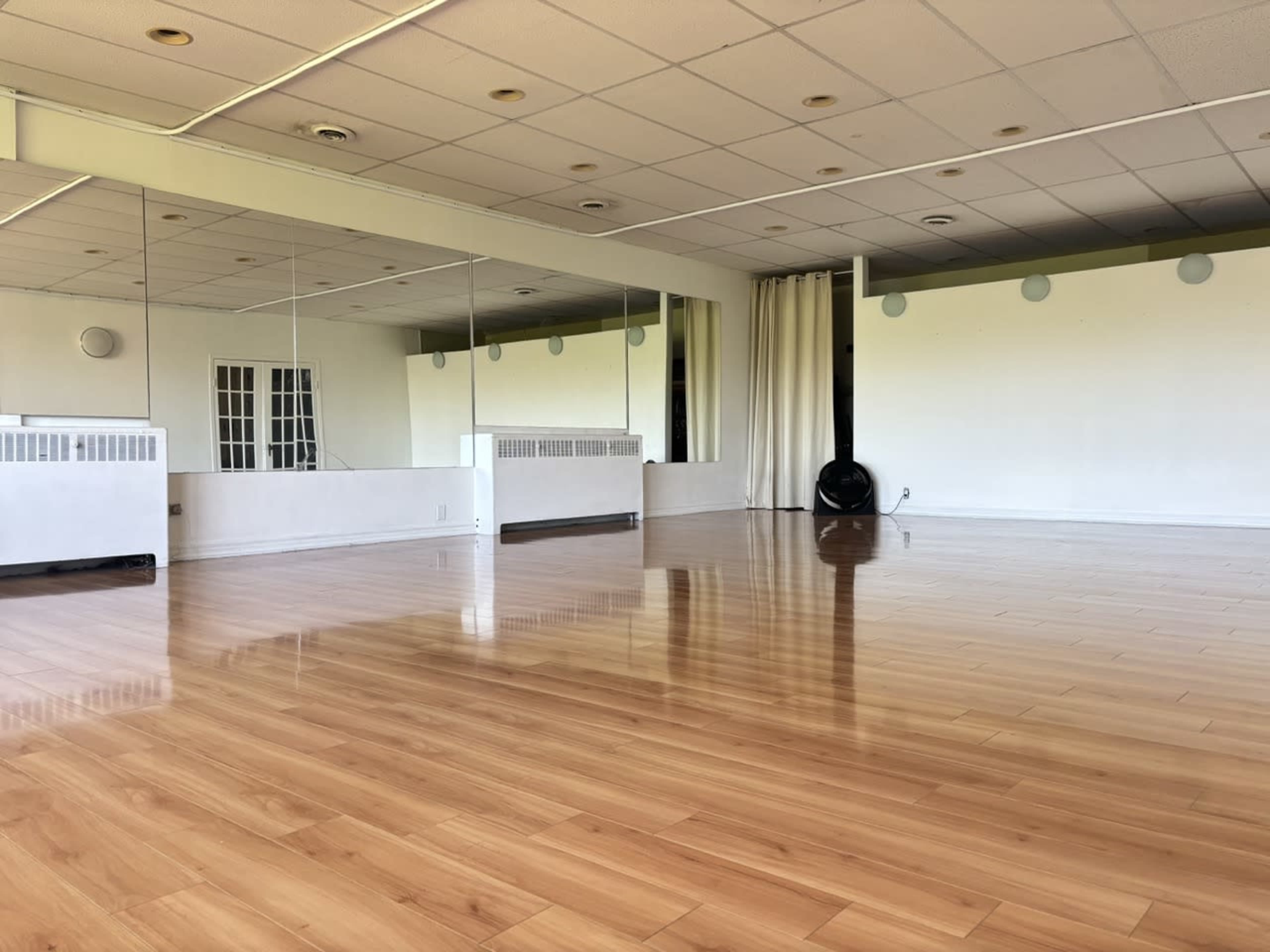 Sunny Dance Studio by Yonge and Bloor Image in Rosedale-Moore Park, Toronto, ON