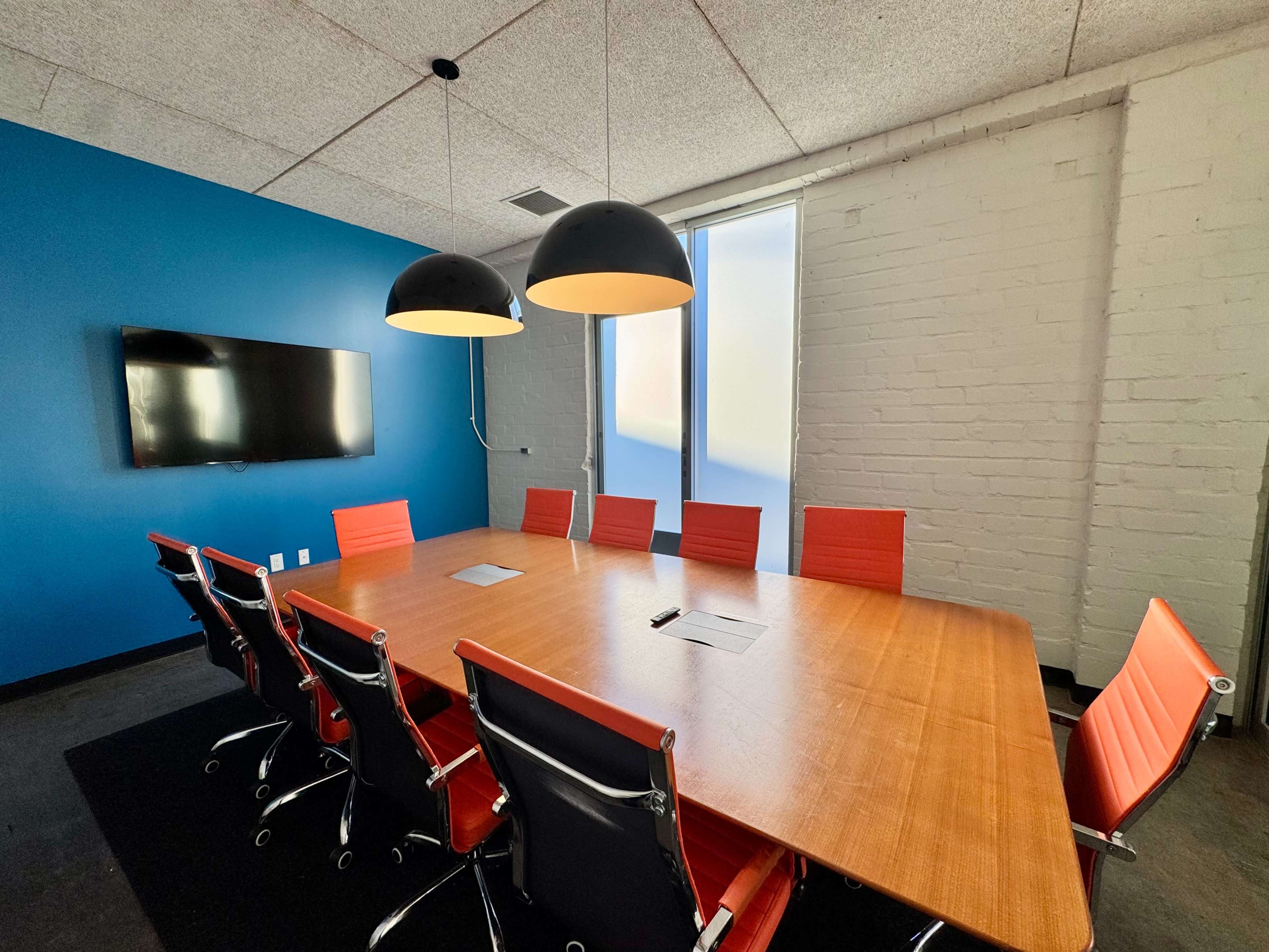 Downtown Santa Monica Medium Meeting Room Image in Downtown, Santa Monica, CA