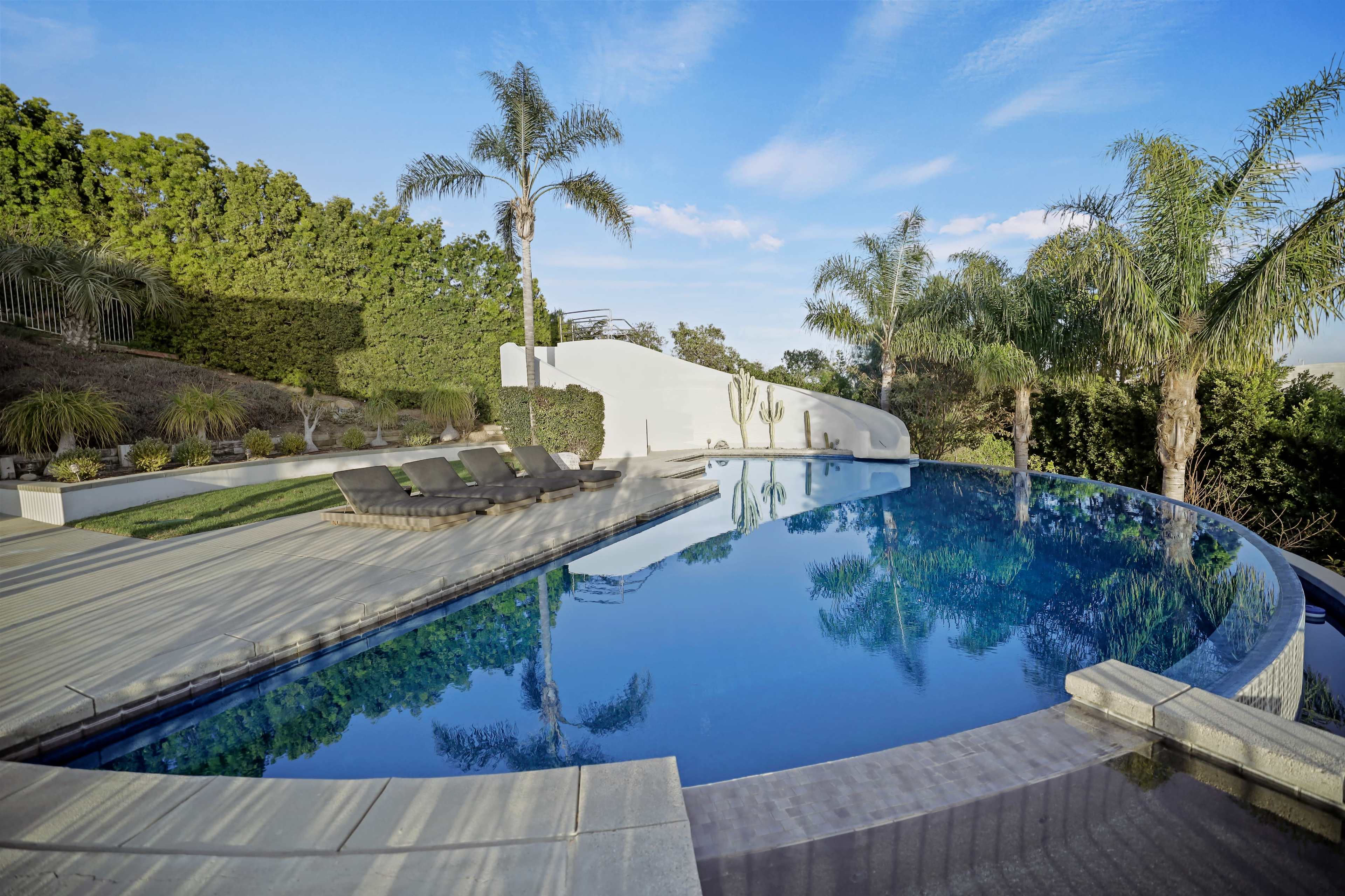 MALIBU LUXE: OCEANVIEW MODERN ESCAPE Image in Central Malibu, Malibu, CA