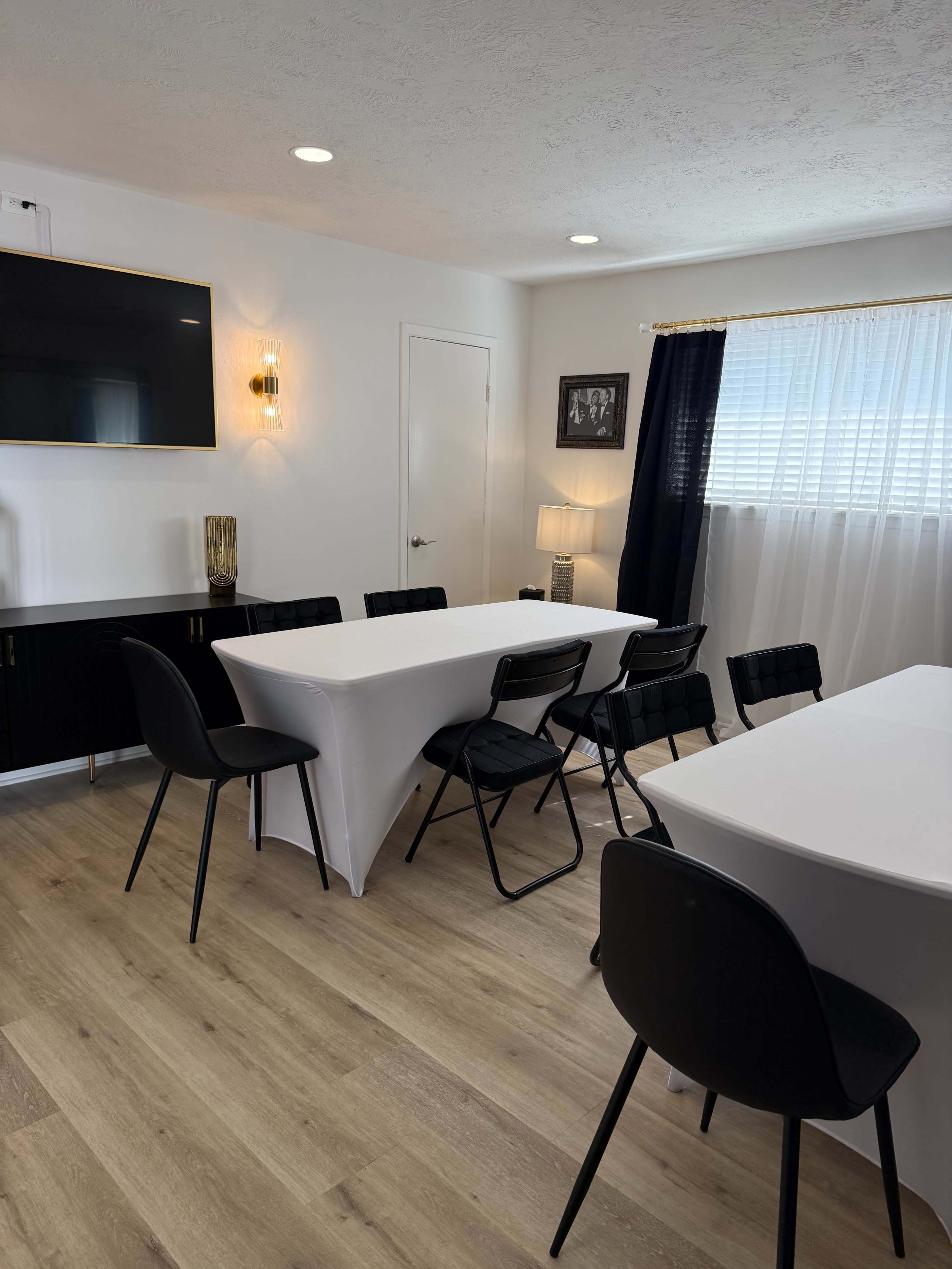 The Woodlands Area Sophisticated Cafe and Private Meeting Room or a Vibrant Party Space Image in , Spring, TX