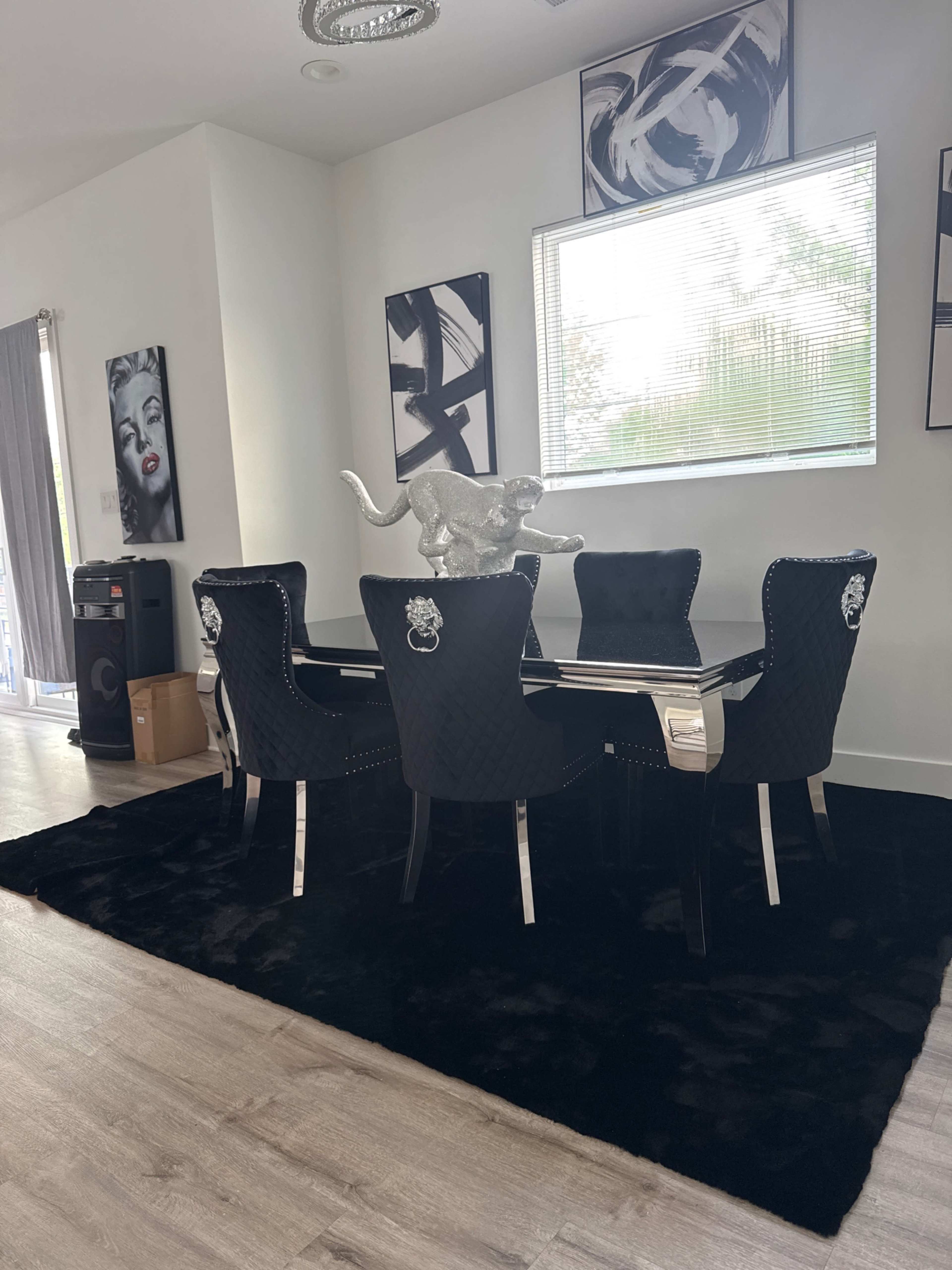 5 min from midtown 8 min from downtown. Club view across street. Image in Greater Third Ward, Houston, TX