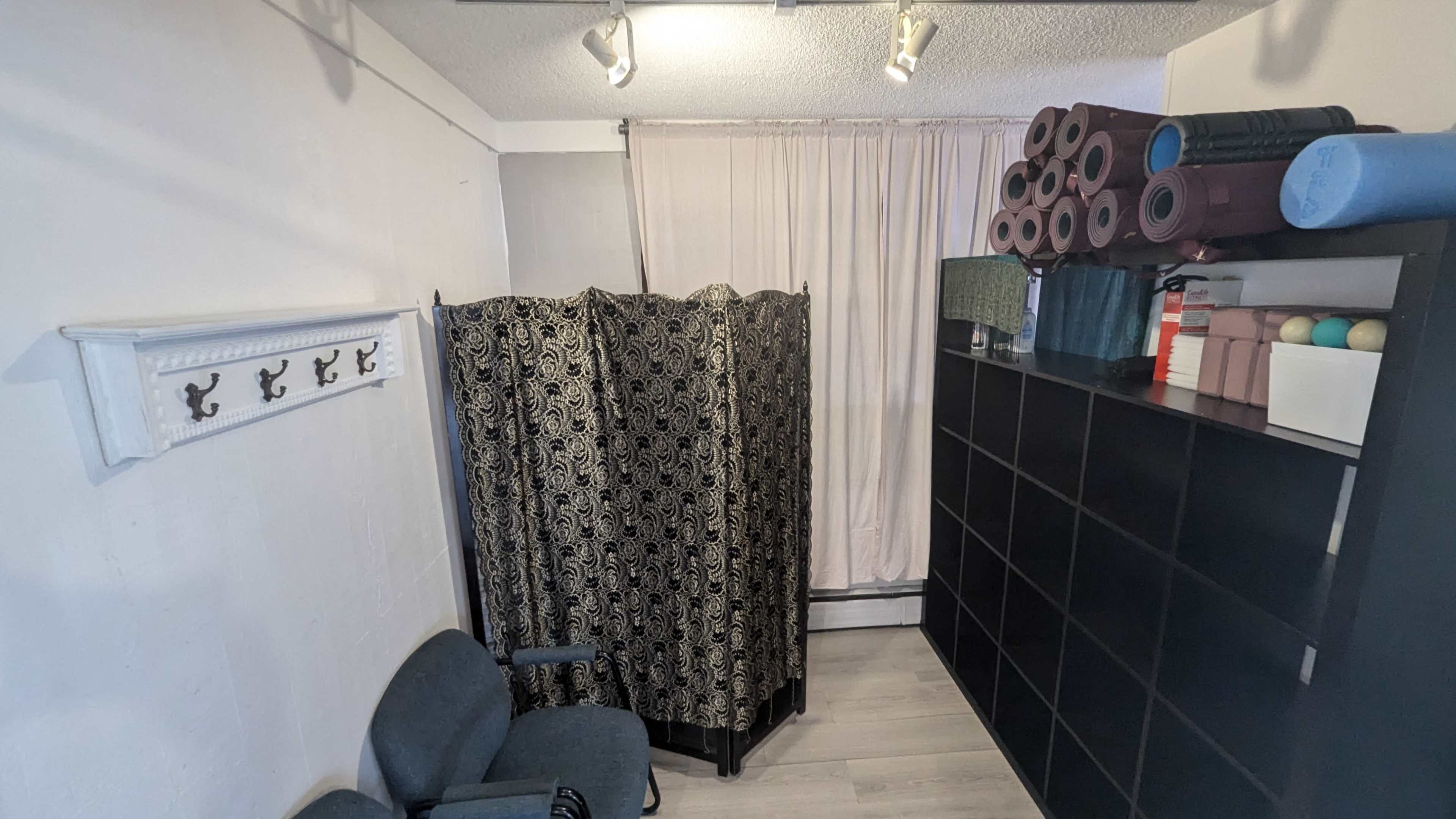 Communal bright Studio Space Image in East Vancouver, Vancouver, BC