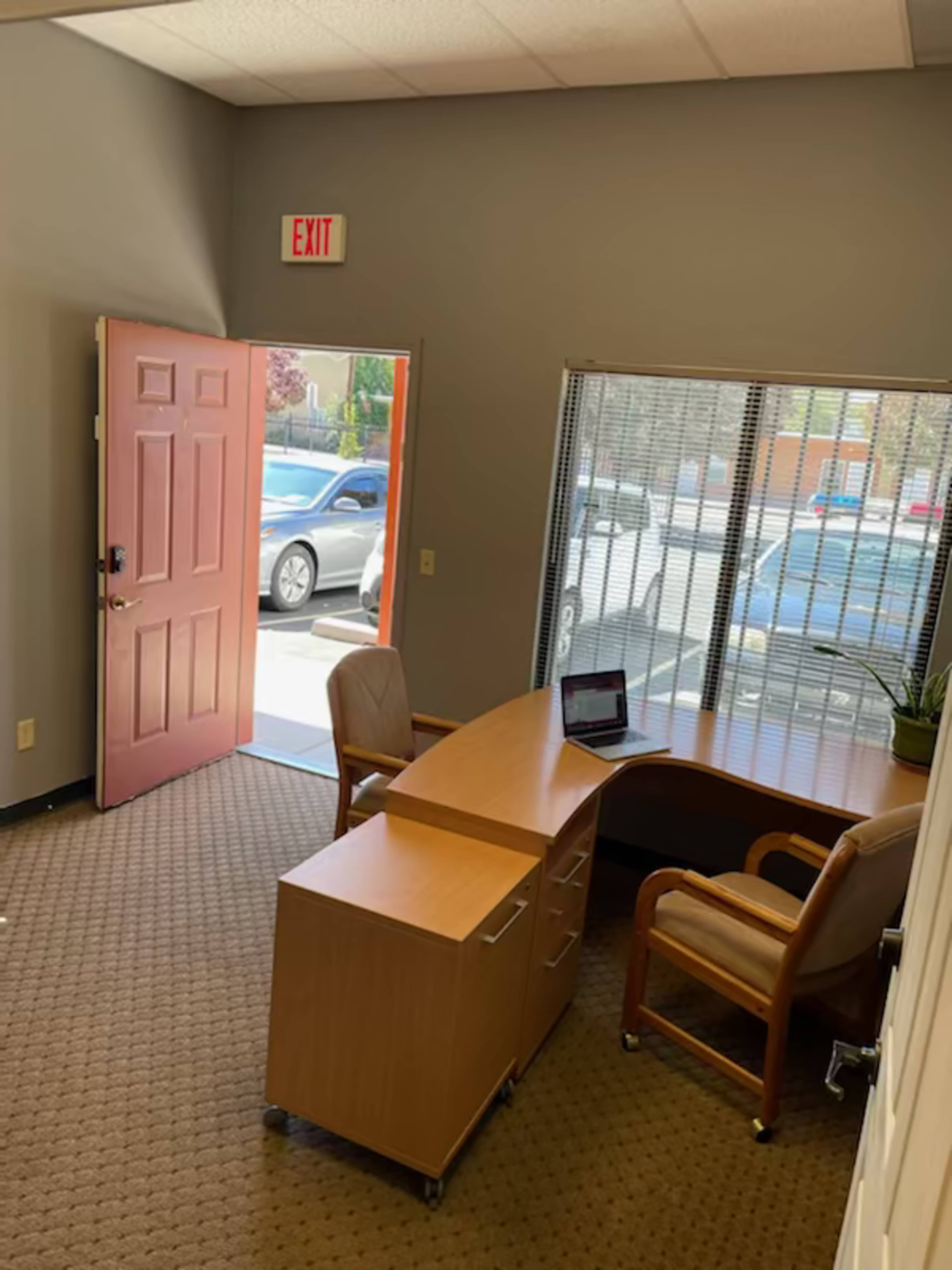 Cheerful Nob Hill rental work spaces /hour or /day with shared amenities Image in Highland Business, Albuquerque, NM