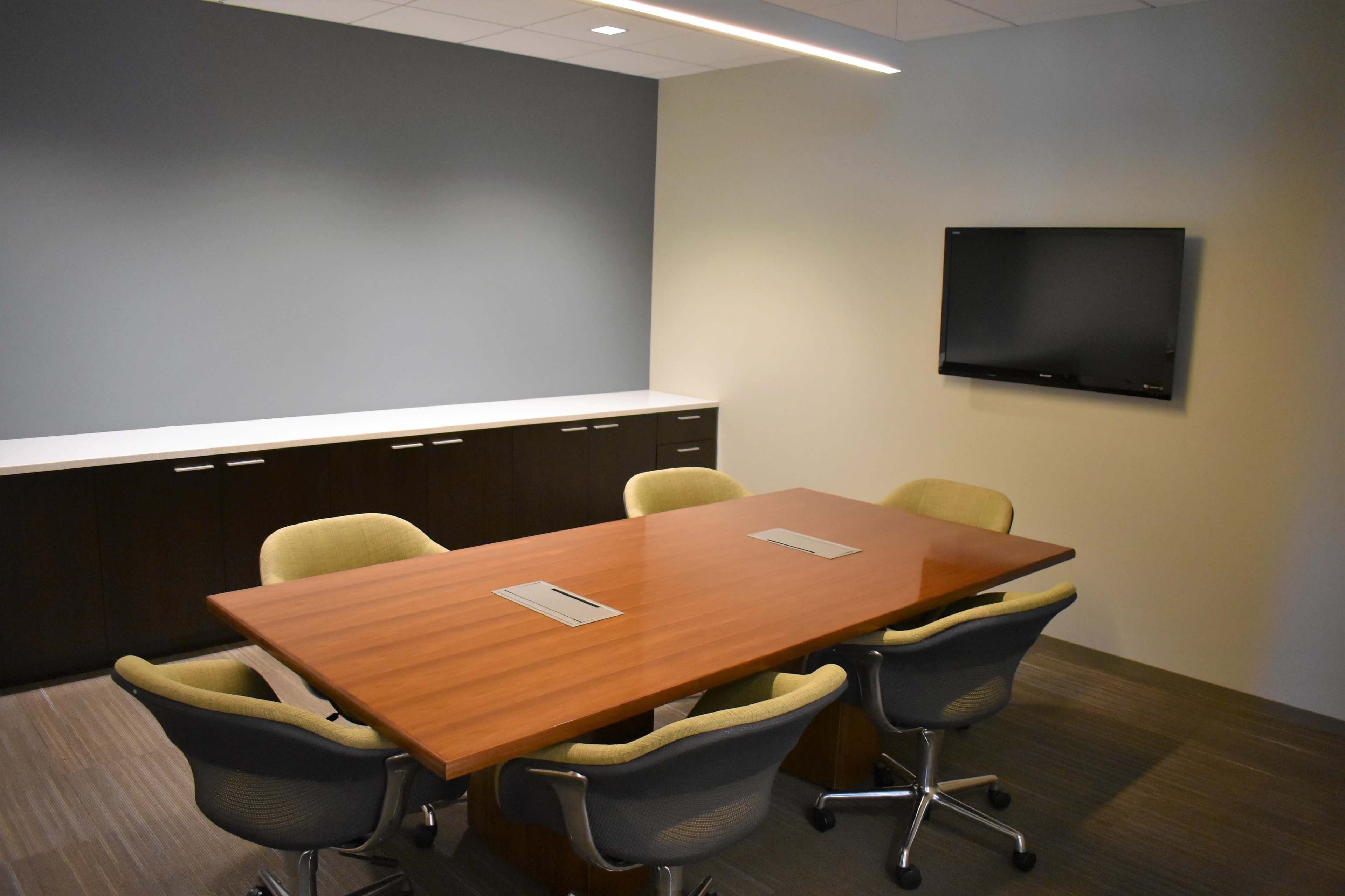 Suburban North Haven Focus Room with Whiteboard Image in Schaumburg Township, Schaumburg, IL