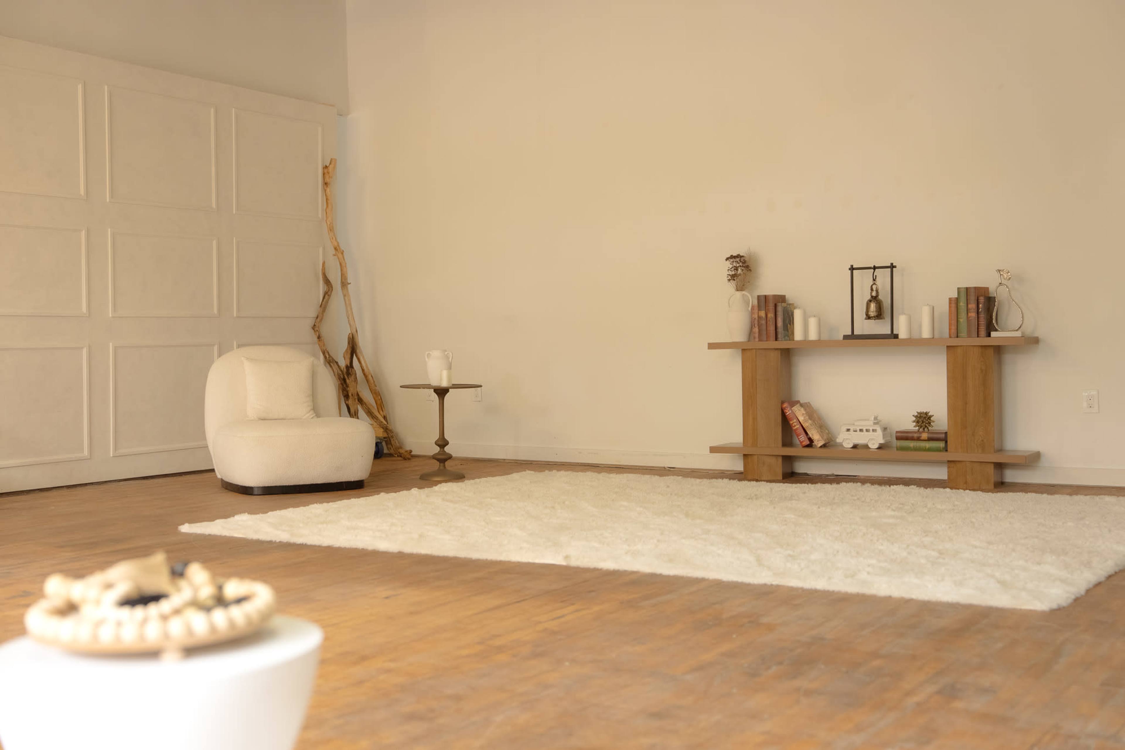 Industiral, loft, photo studio, designed set, cyc wall, lounge, hardwood floor, exposed brick, downtown, podcast, queen west, open spcace Image in Niagara, Toronto, ON