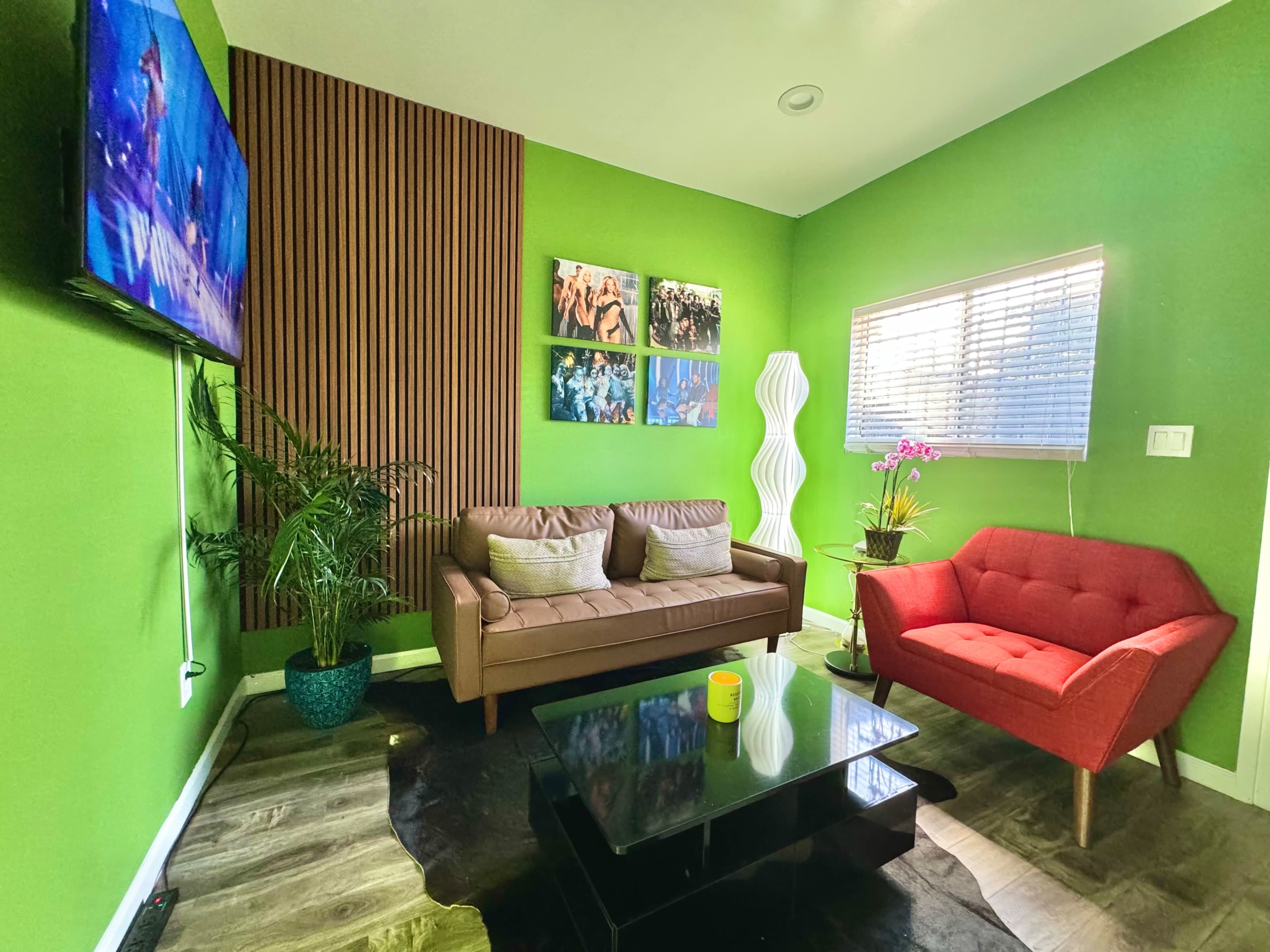 Private Dance Studio Compound in Burbank Image in Burbank, Burbank, CA