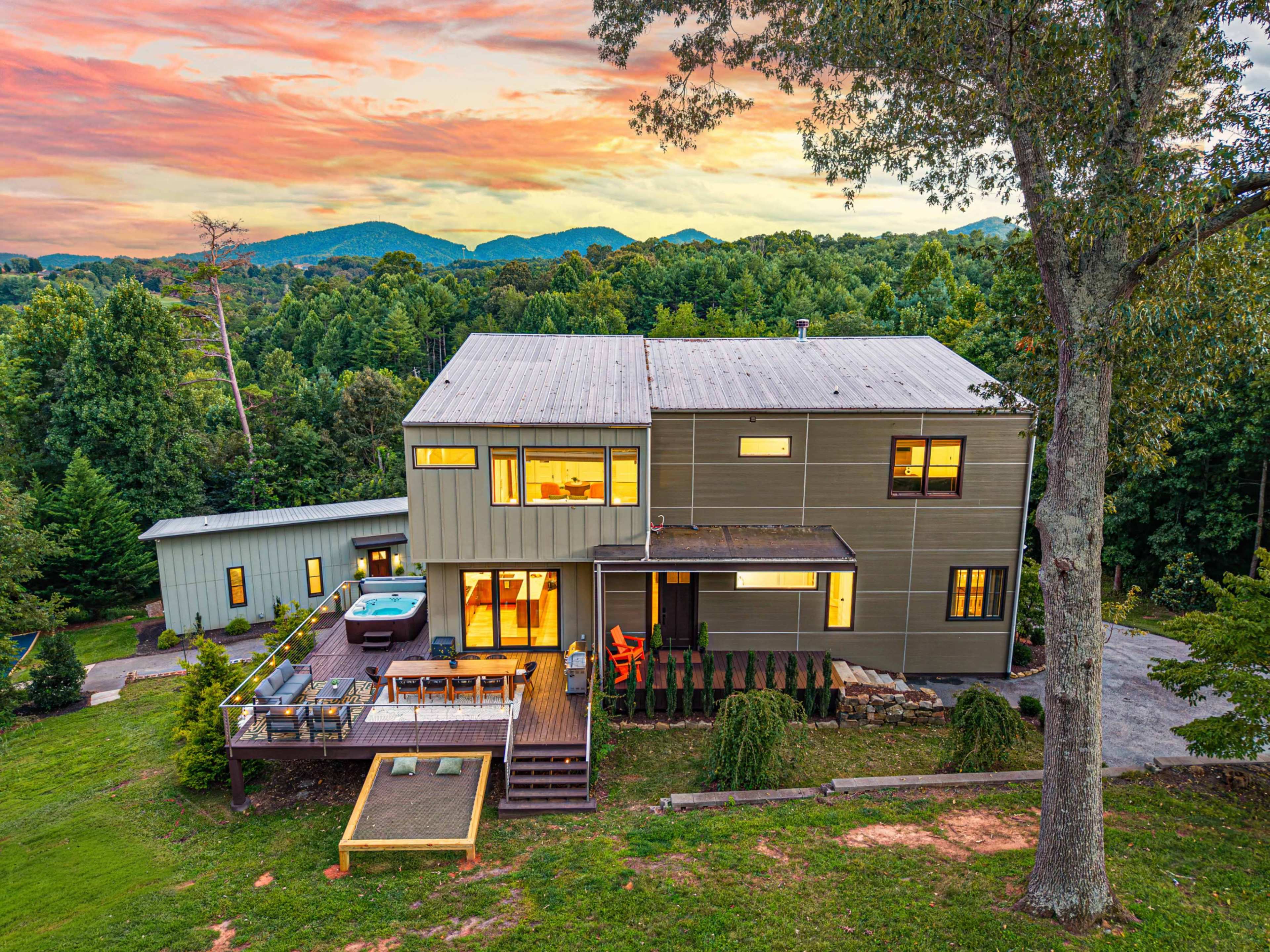 Modern Mountain Retreat w/Game Room, Sauna, Theater & More! Image in , Leicester, NC