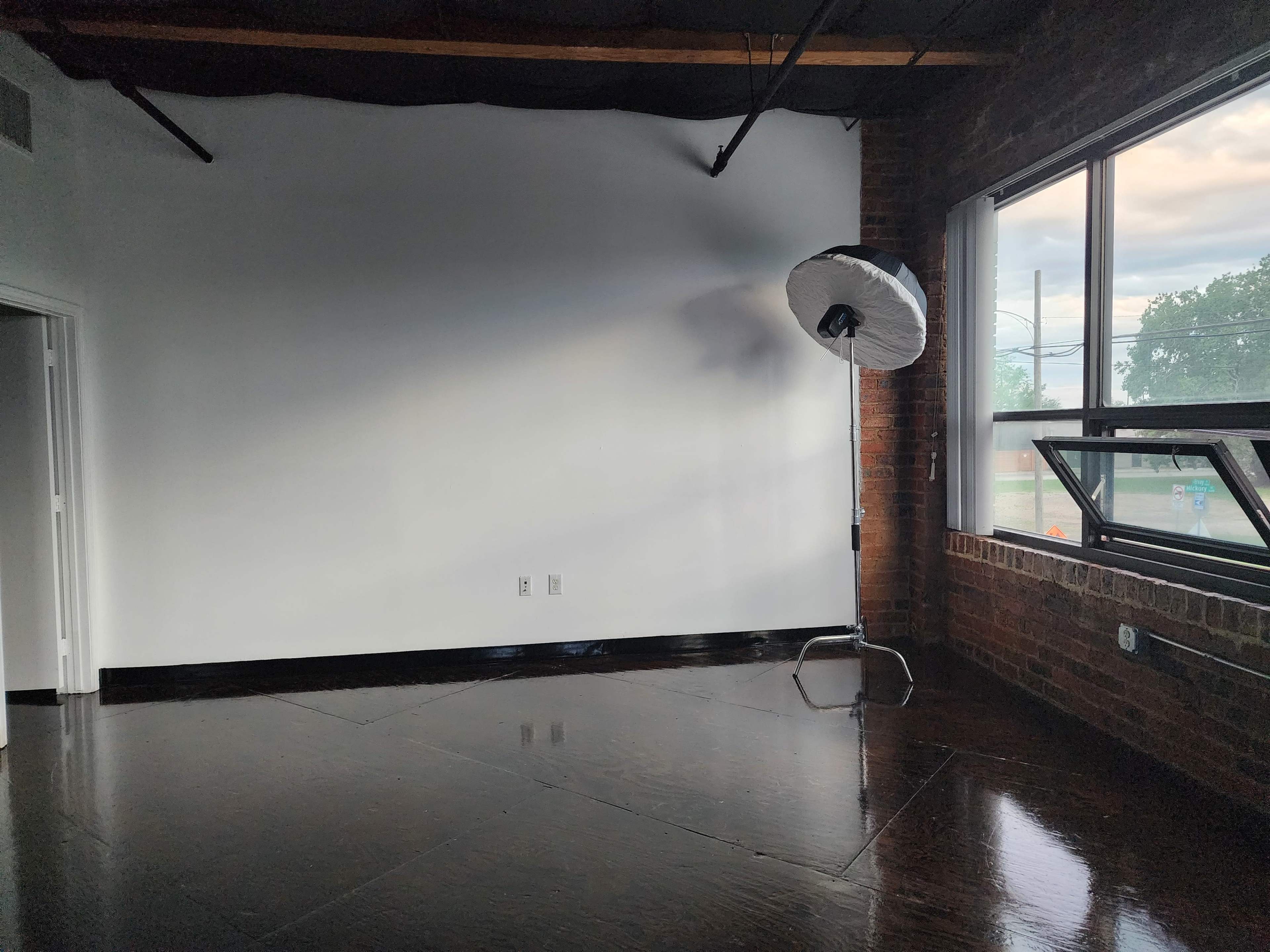 Downtown Loft with Skyline View Image in Cedars, Dallas, TX
