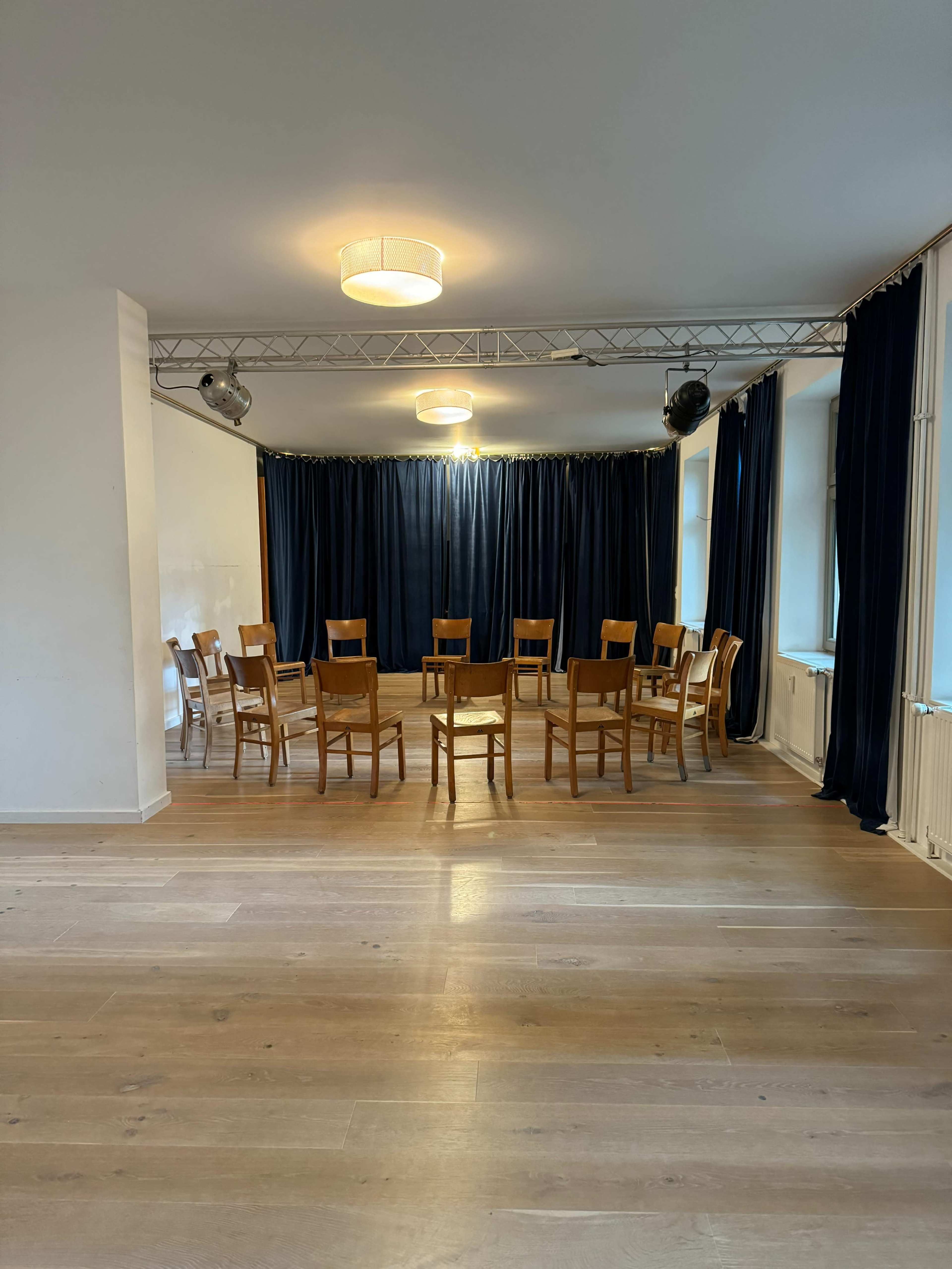 Räumlichkeiten für Tanz, Yoga, Film und Seminare im Herzen des Karoviertels und der Schanze Bild in St Pauli, Hamburg, 