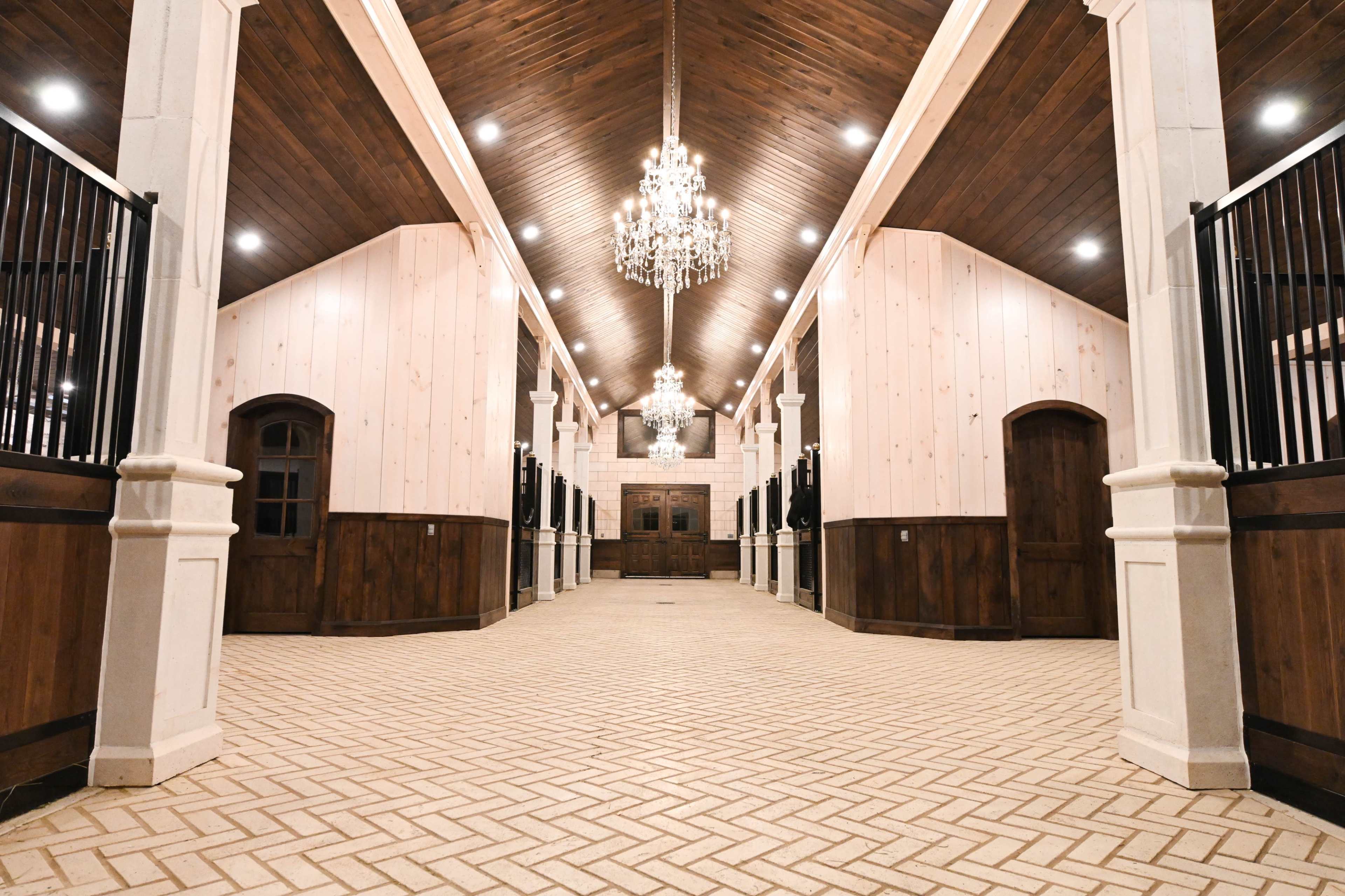 Luxury Barn Image in King, Schomberg, ON