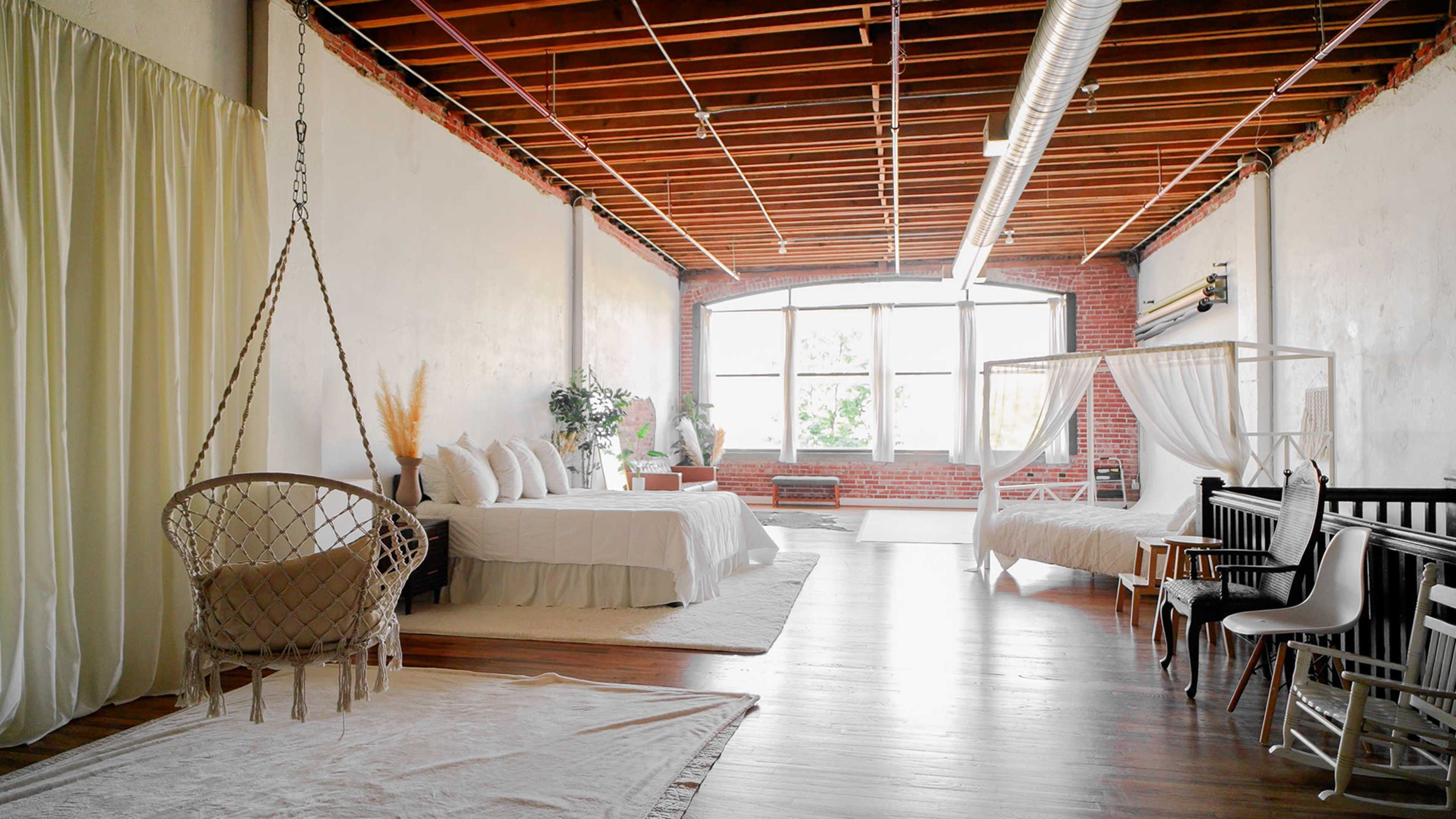 Private Rentable Boudoir Studio  in Kansas City (2 Hour Minimum) Image in Downtown Kansas City, Kansas City, MO