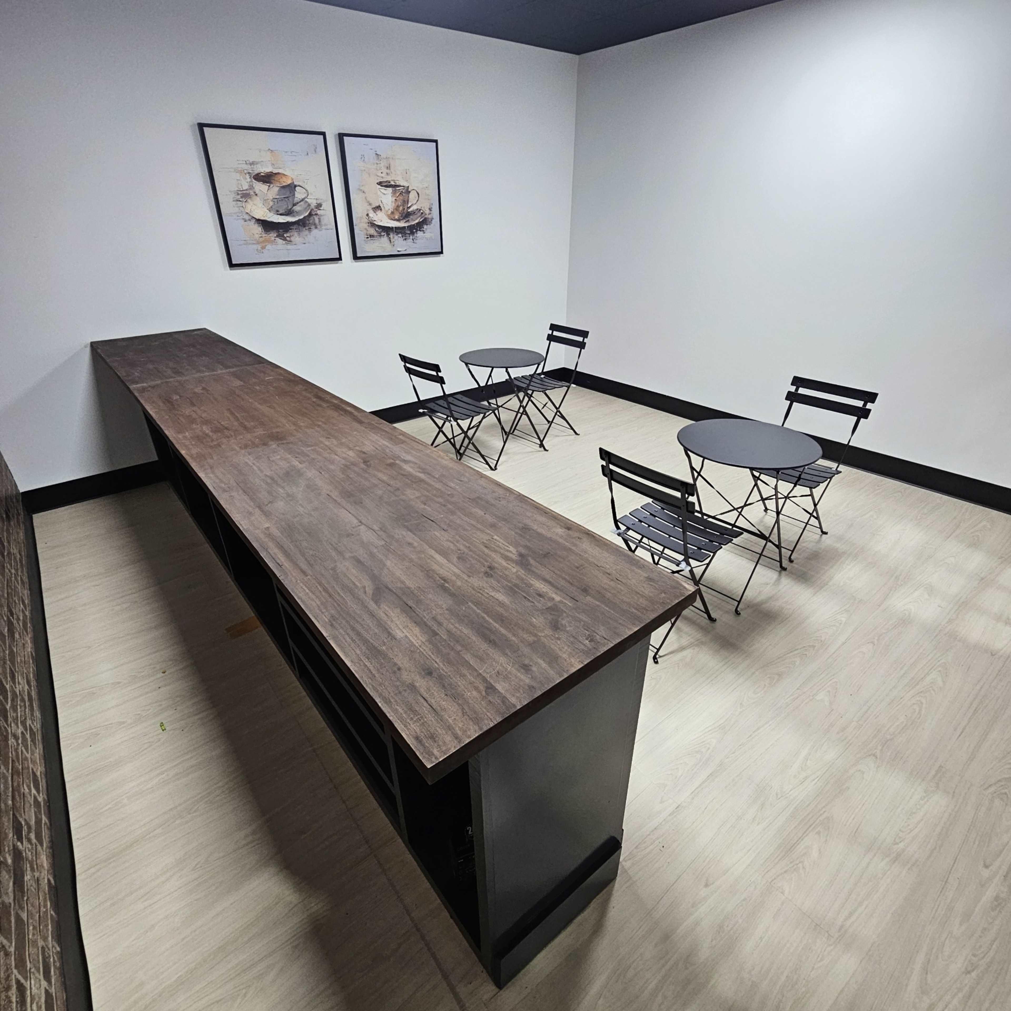 Cozy Coffee Shop Studio Image in Roswell, Roswell, GA