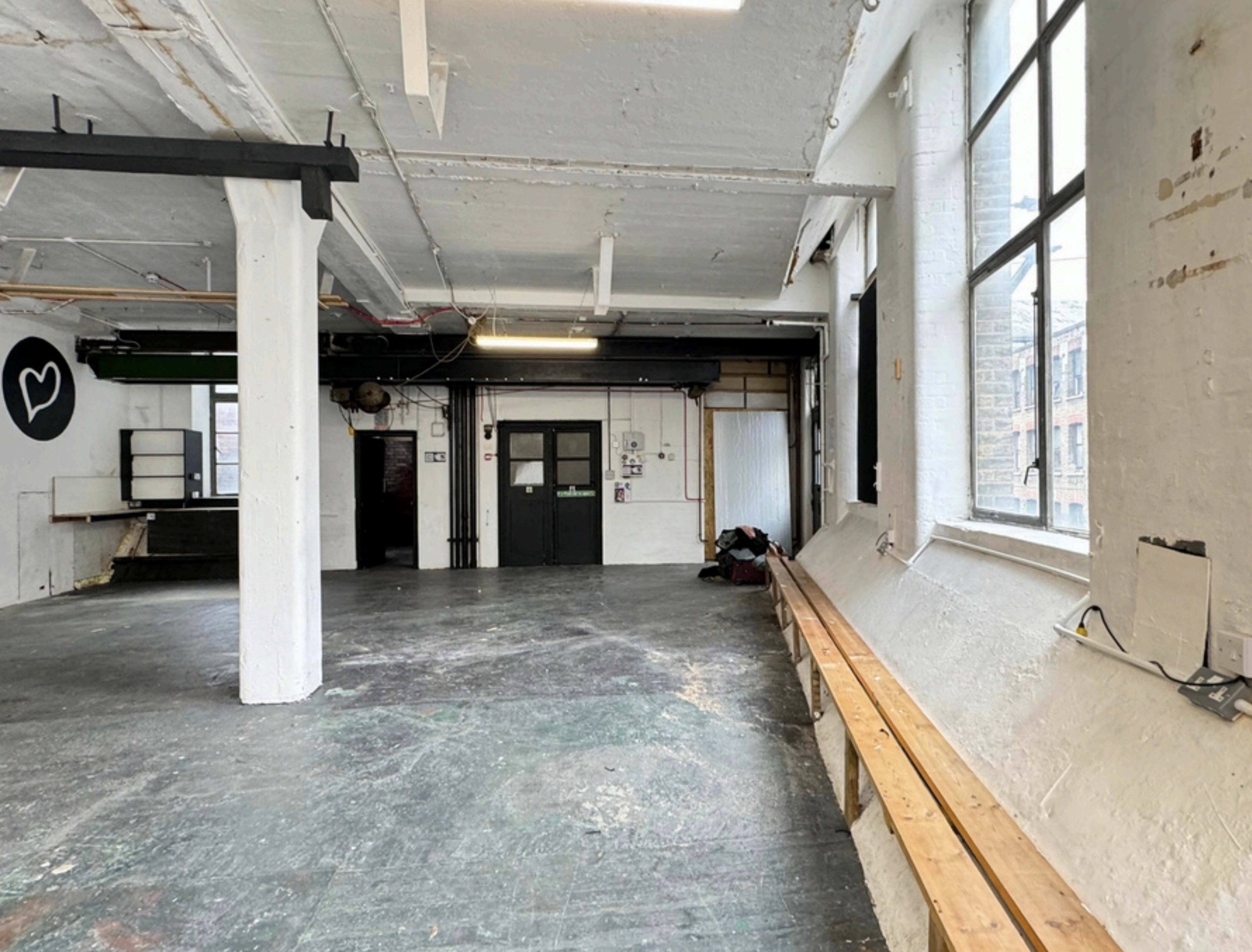 Industrial Warehouse Space with Big Windows and Natural Light Image in Fish Island, London, ENG