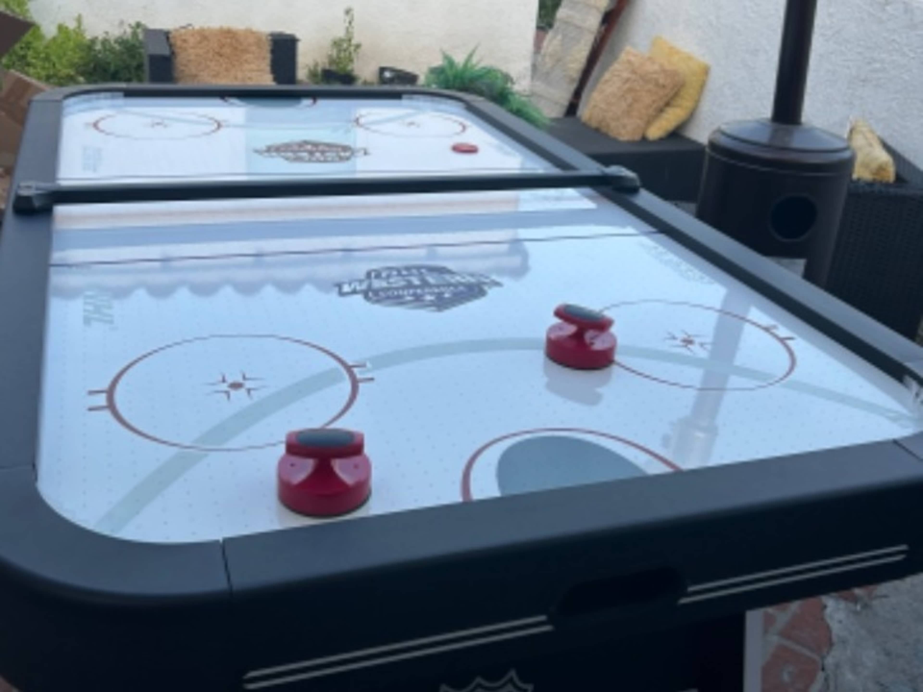 Air Hockey Table