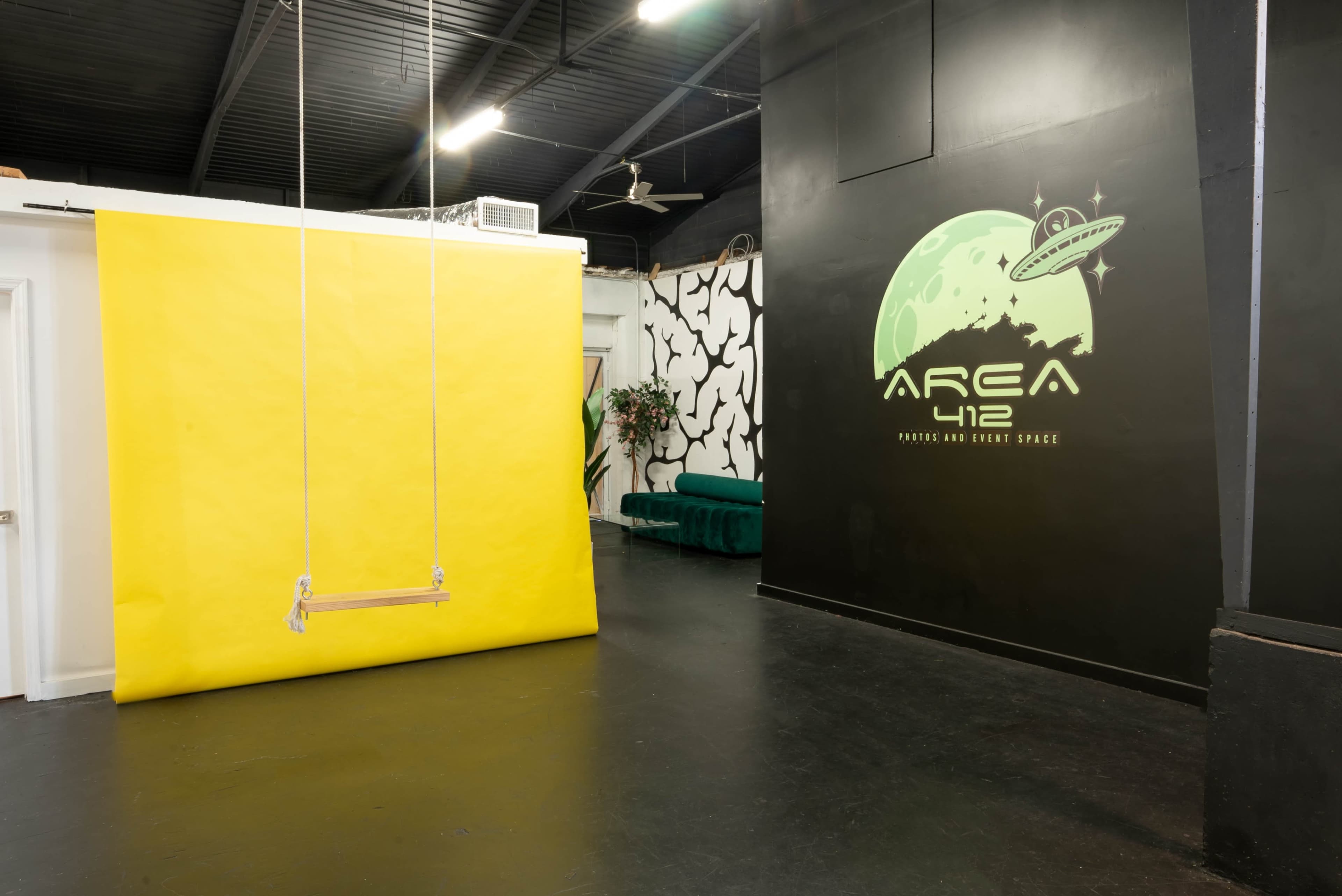 Free Street Parking – Urban Downtown Warehouse Perfect for Photography & Events Image in Pittsburgh, Atlanta, GA