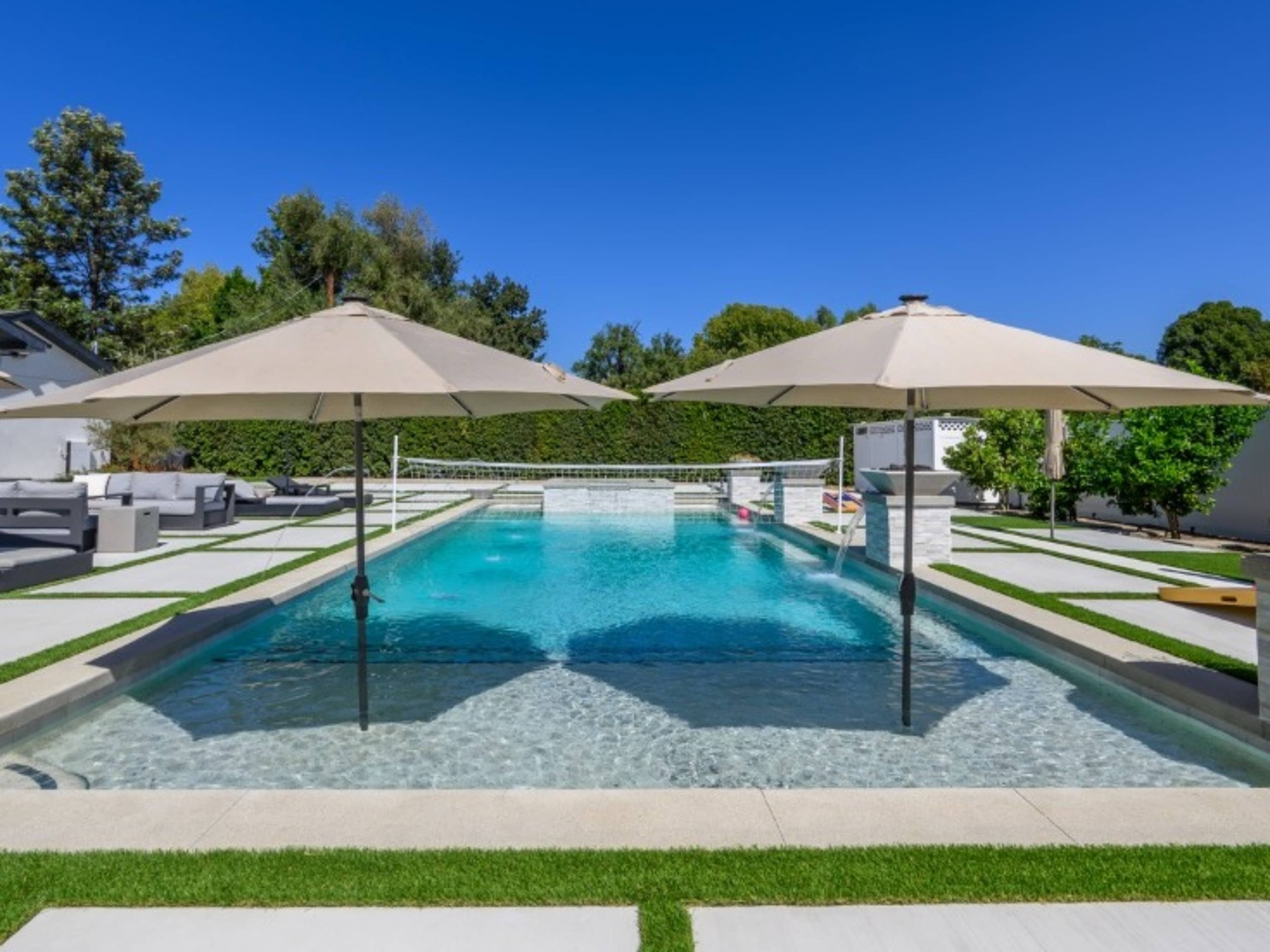 Pool Baja Shelf Umbrella Setup (2 Umbrellas)