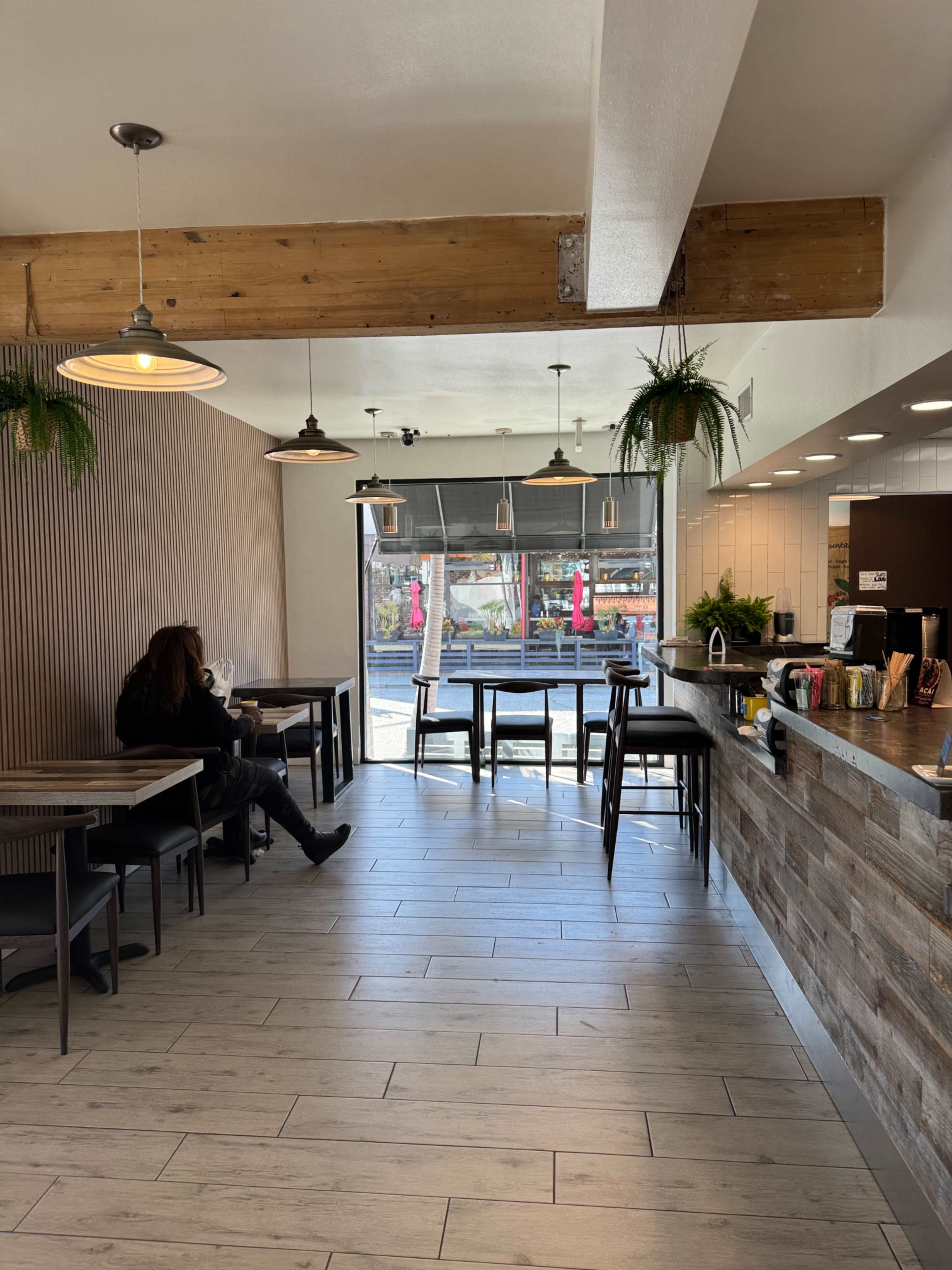 “Magical Wonderland Café Perfect for Any Occasion” Image in Belmont Shore, Long Beach, CA