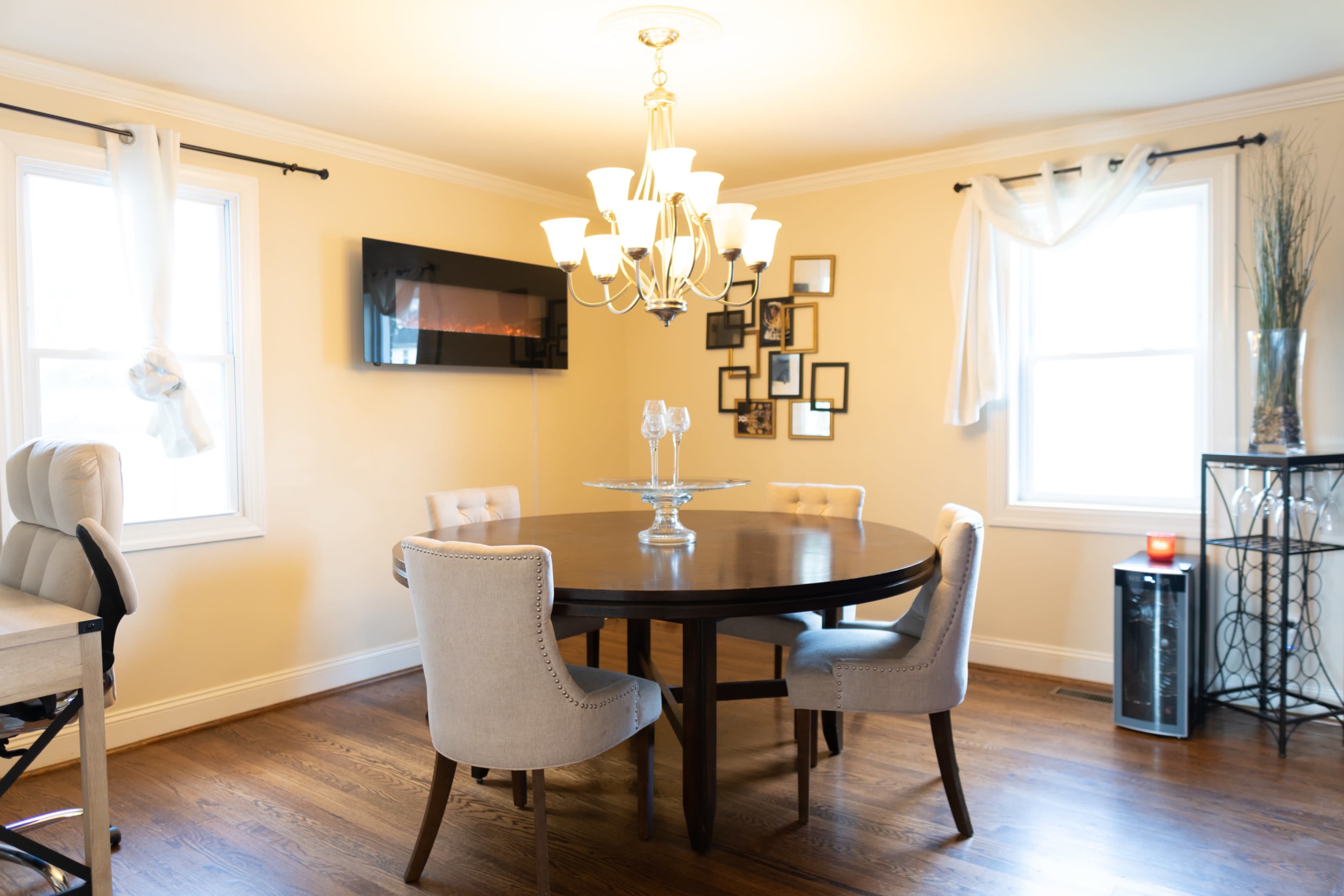 Versatile Celebration & Gathering Space – with Sunroom + Bonus Rooms – Ideal for Parties, Showers, & More Image in Suitland-Silver Hill, District heights, MD