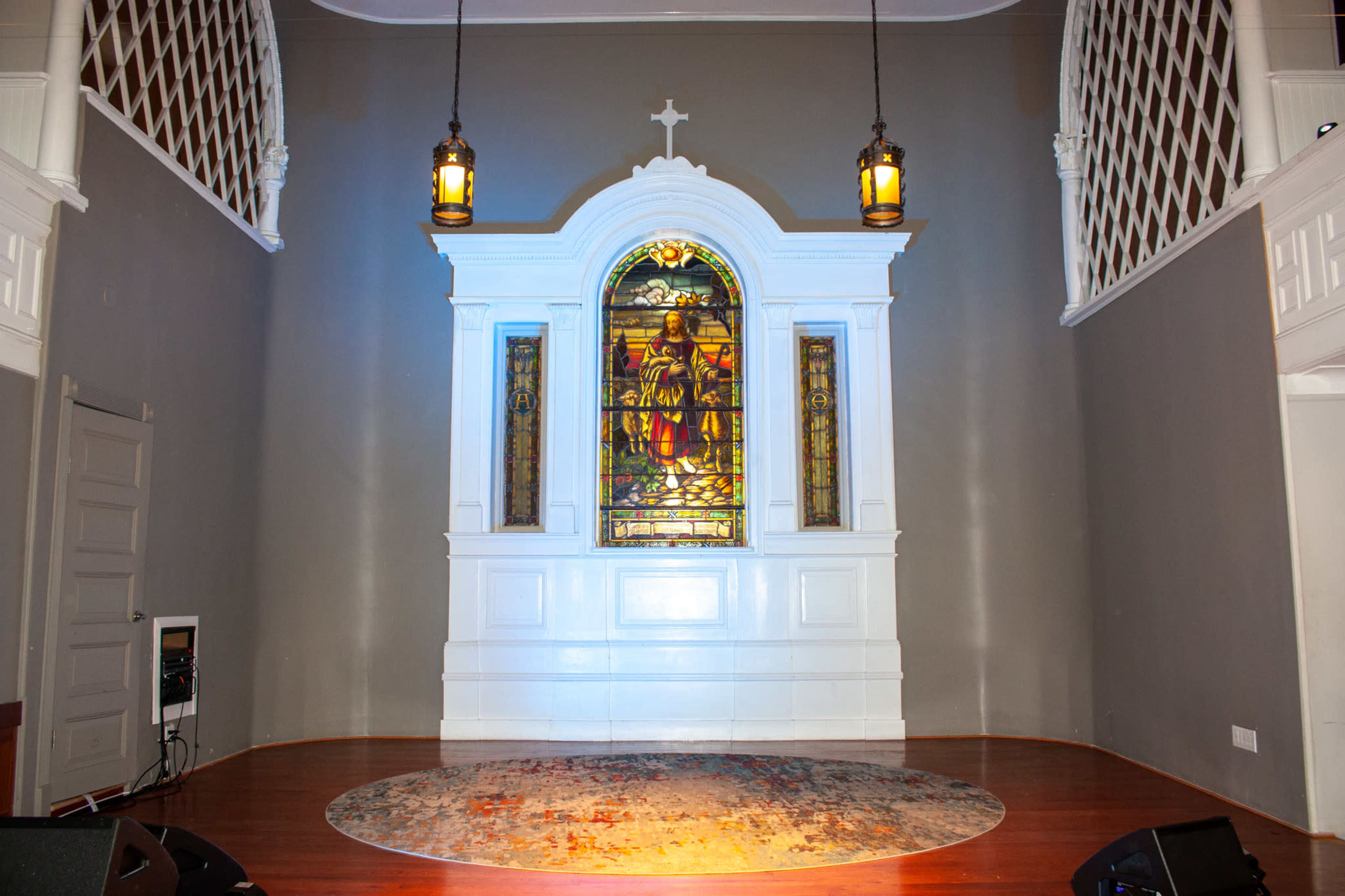 Beautiful Church & Event Space in Ridgewood, Queens. Perfect for Film Shoots, Photo Shoots, Meetings and more! Image in Ridgewood, Ridgewood, NY