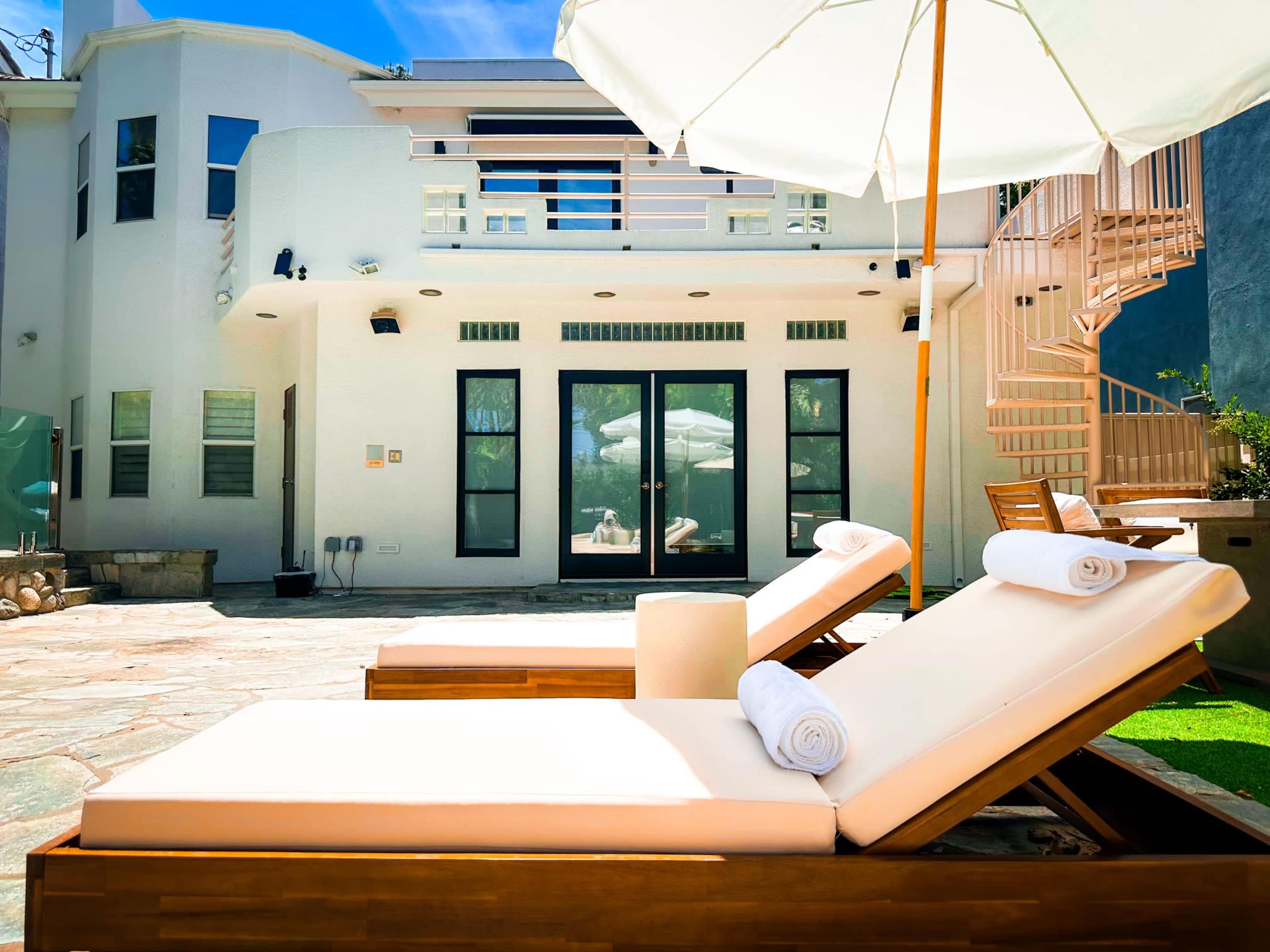 🔥 La Saltwater Pool & Spa | Free Heat | Night Swim | Resort Style Image in Sherman Oaks, sherman oaks, CA