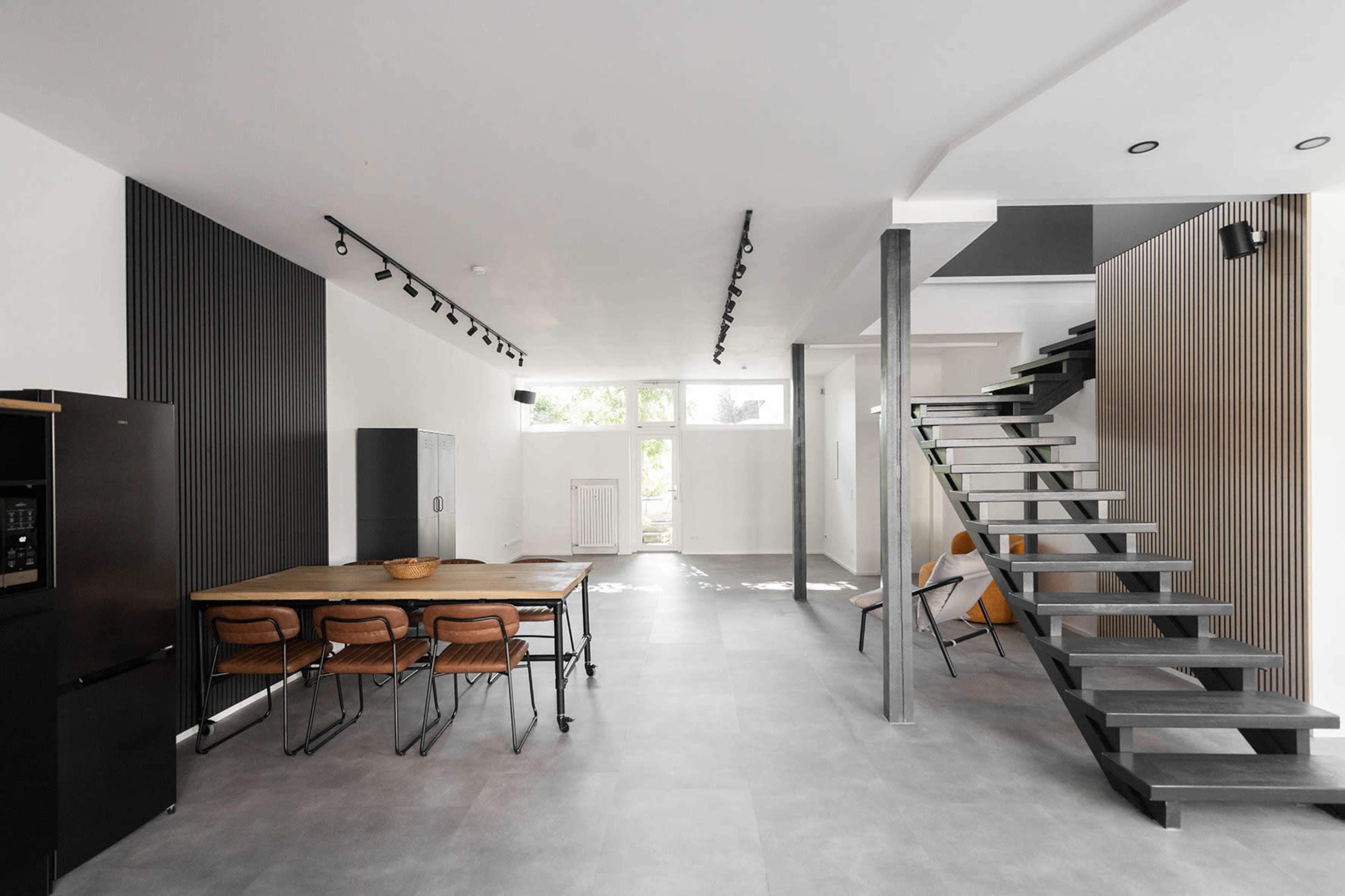 Erweiterbares Loft Studio in Bahnhofs- und Autobahnnähe mit großer Dachterrasse Image in , Prien am Chiemsee