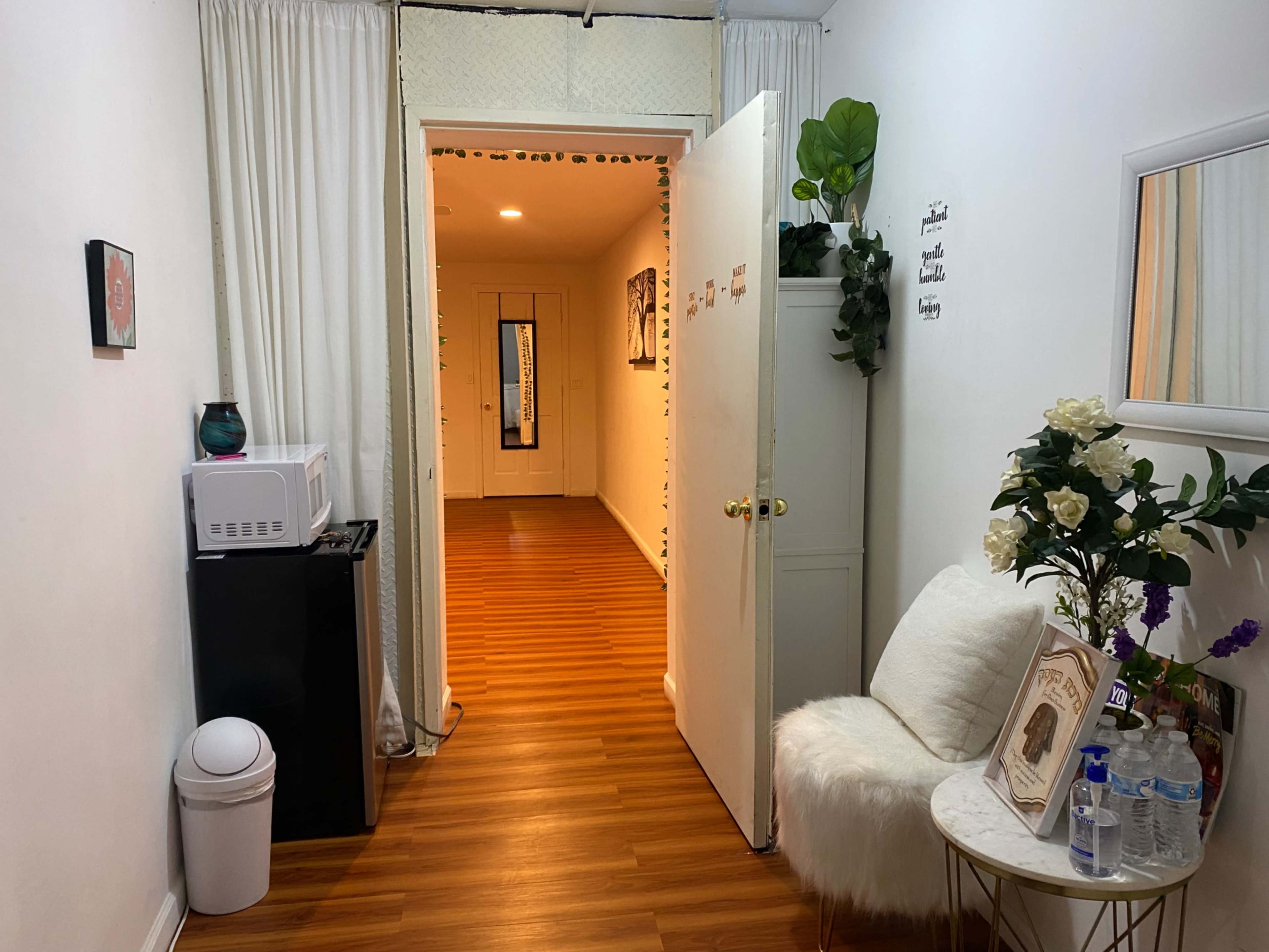 Cozy Urban Studio Image in Queens, Jamaica, NY