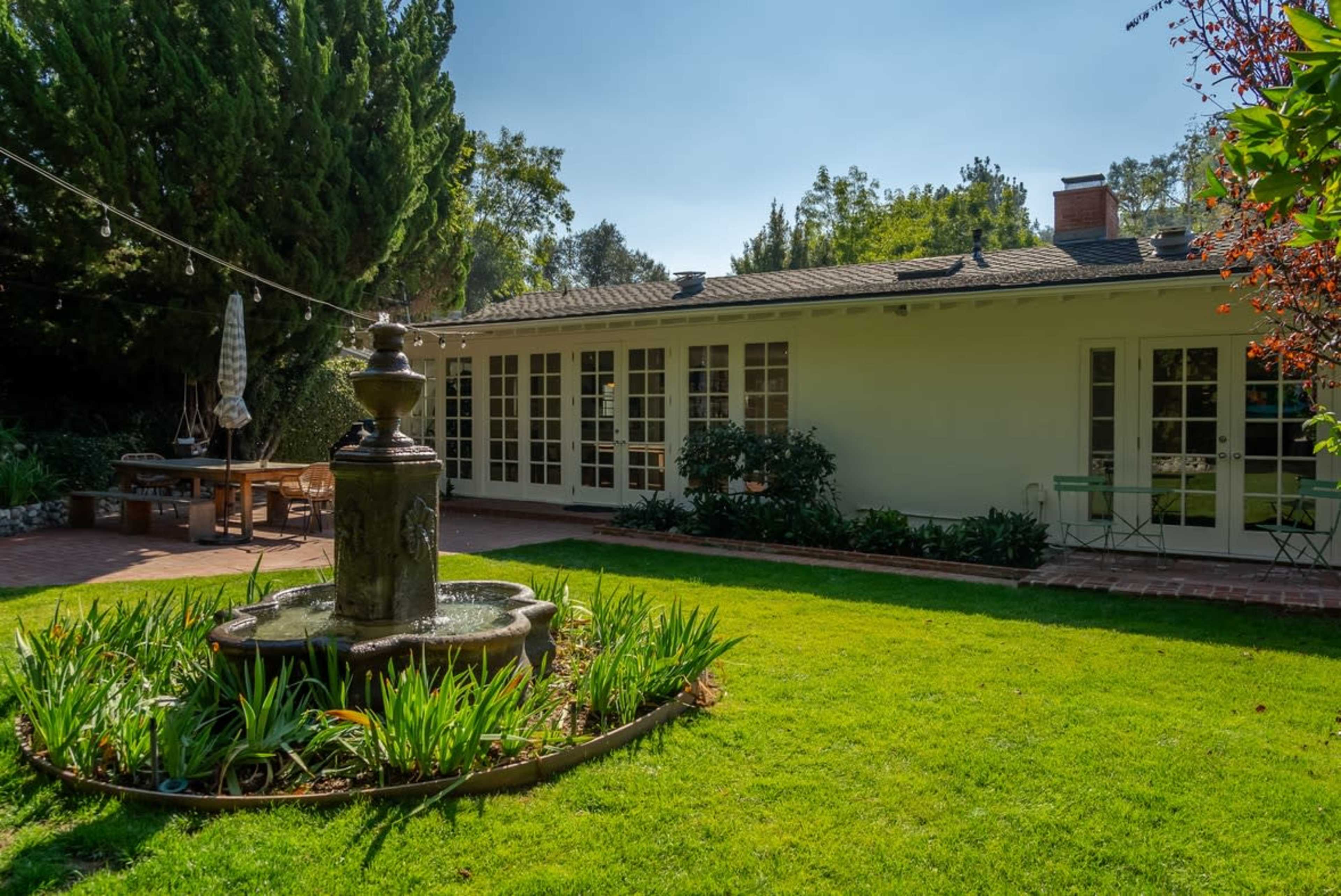 Mid-Century Ranch Oasis in Pasadena Image in South Arroyo, Pasadena, CA