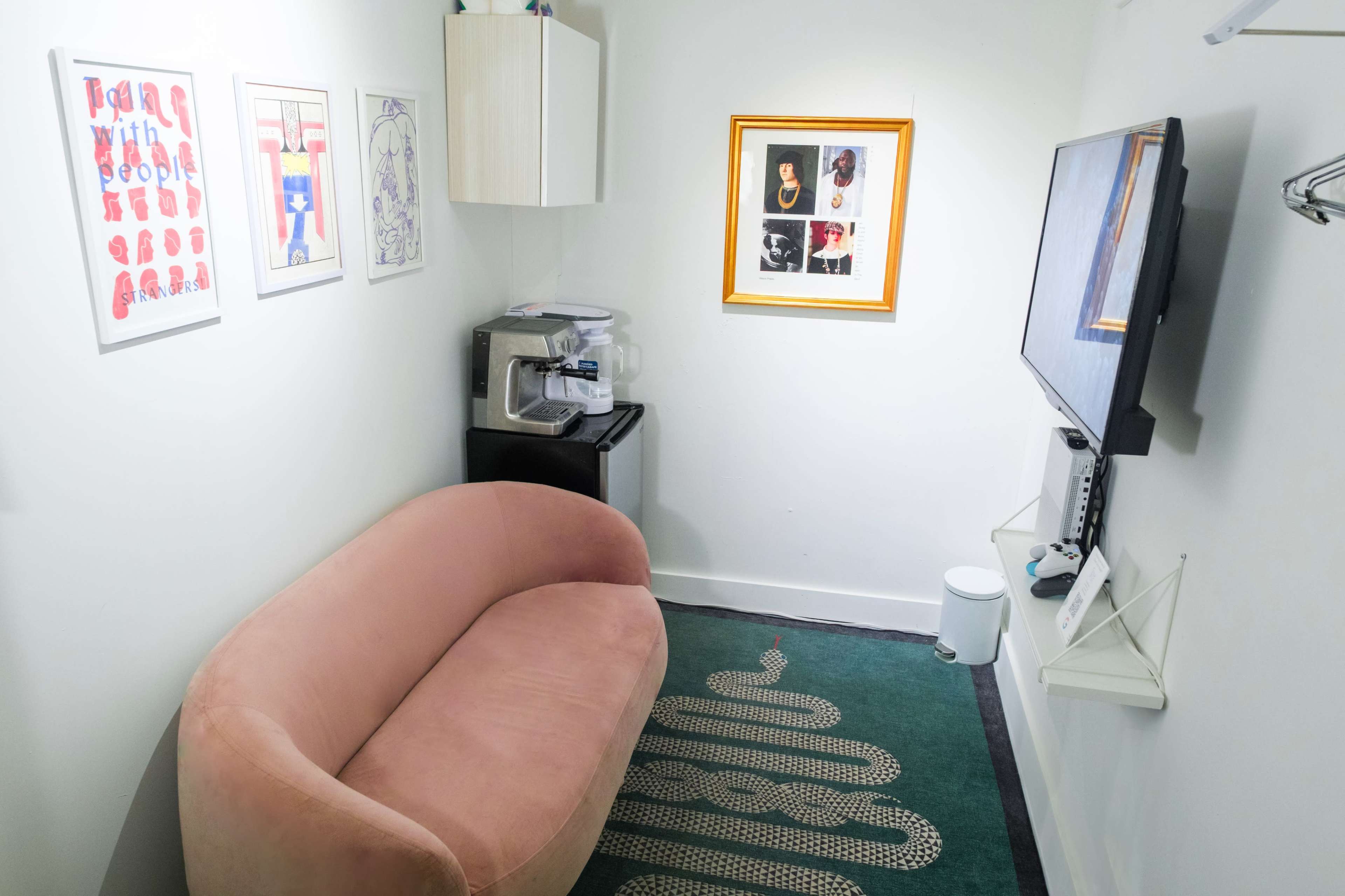 Vibey Sunlit Recording Studio Image in Greenpoint, Brooklyn, NY