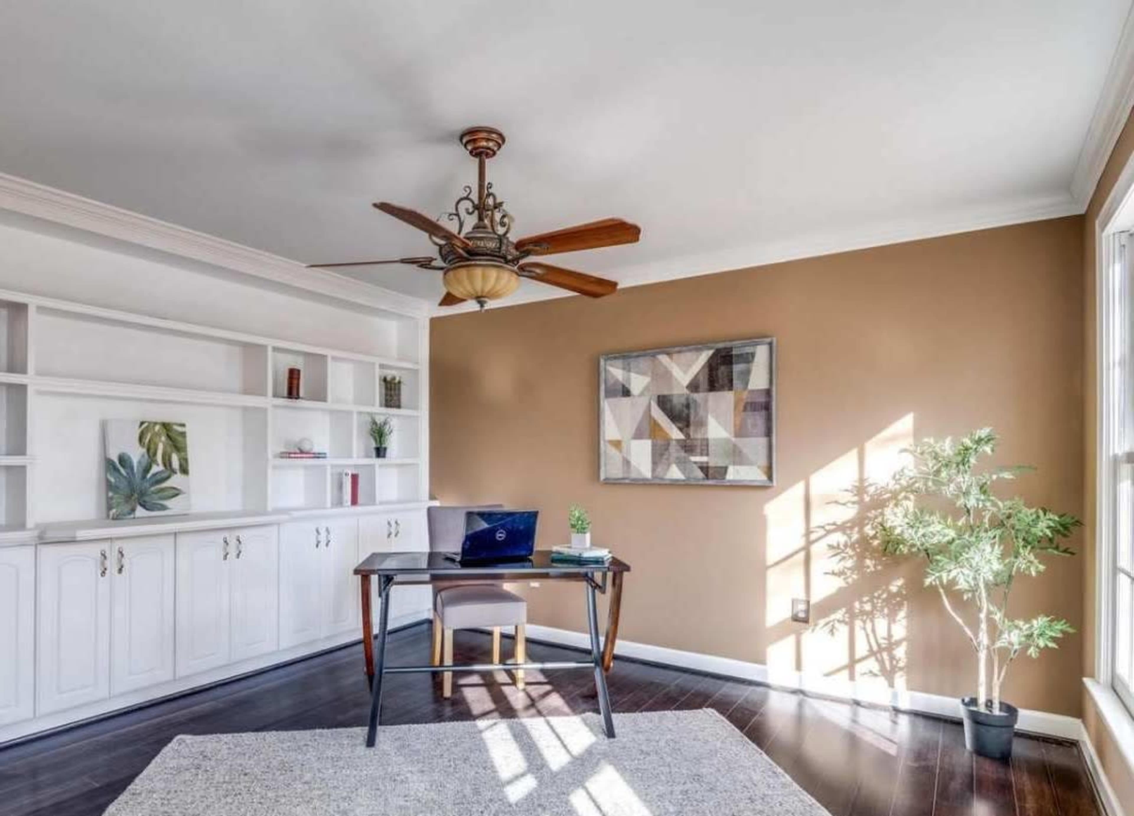 Large Luxury Home backed to the woods Image in Dranesville, Herndon, VA