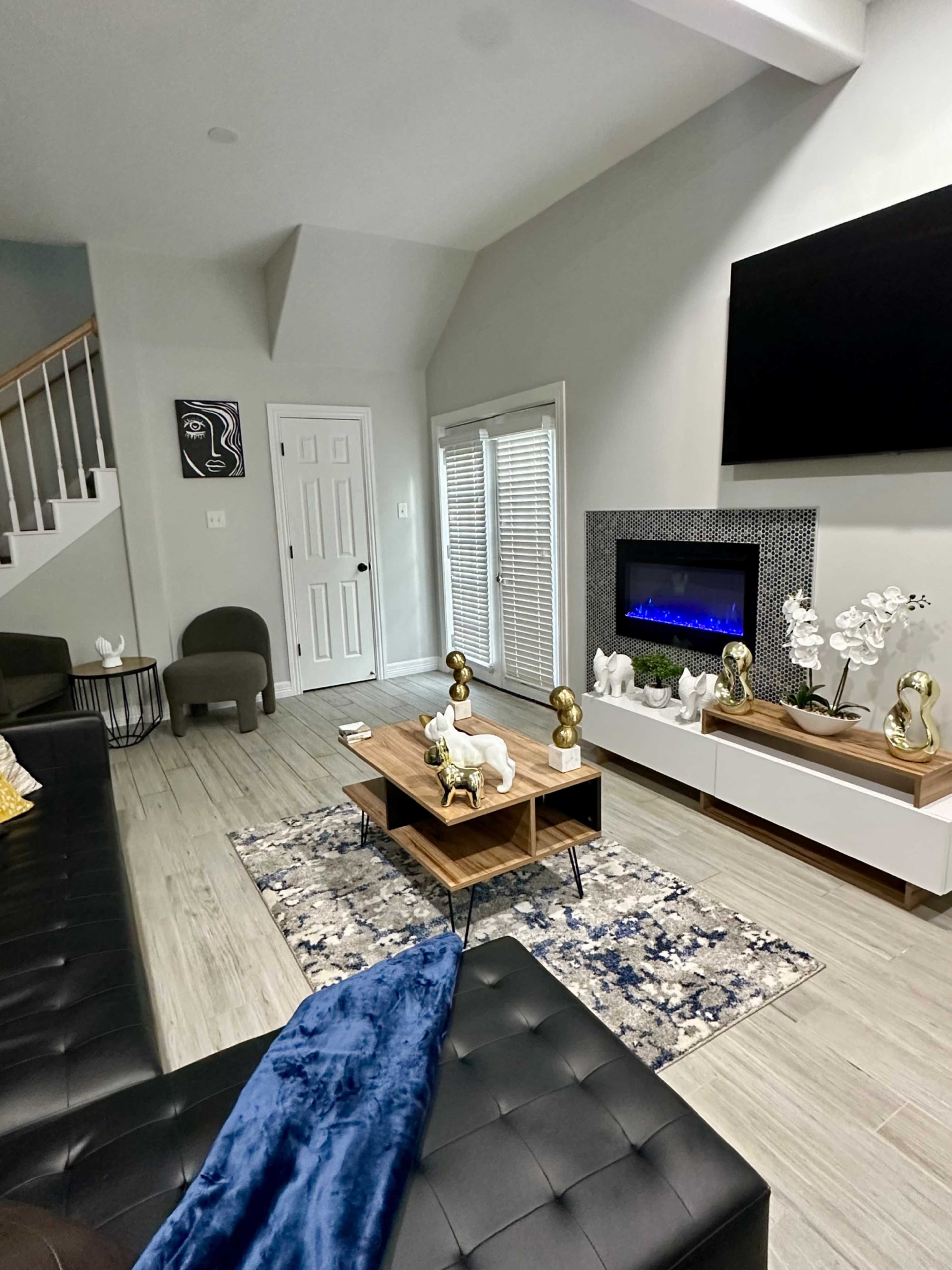 Htown Urban Retreat mins to Downtown & NRG! Image in Sunnyside, Houston, TX