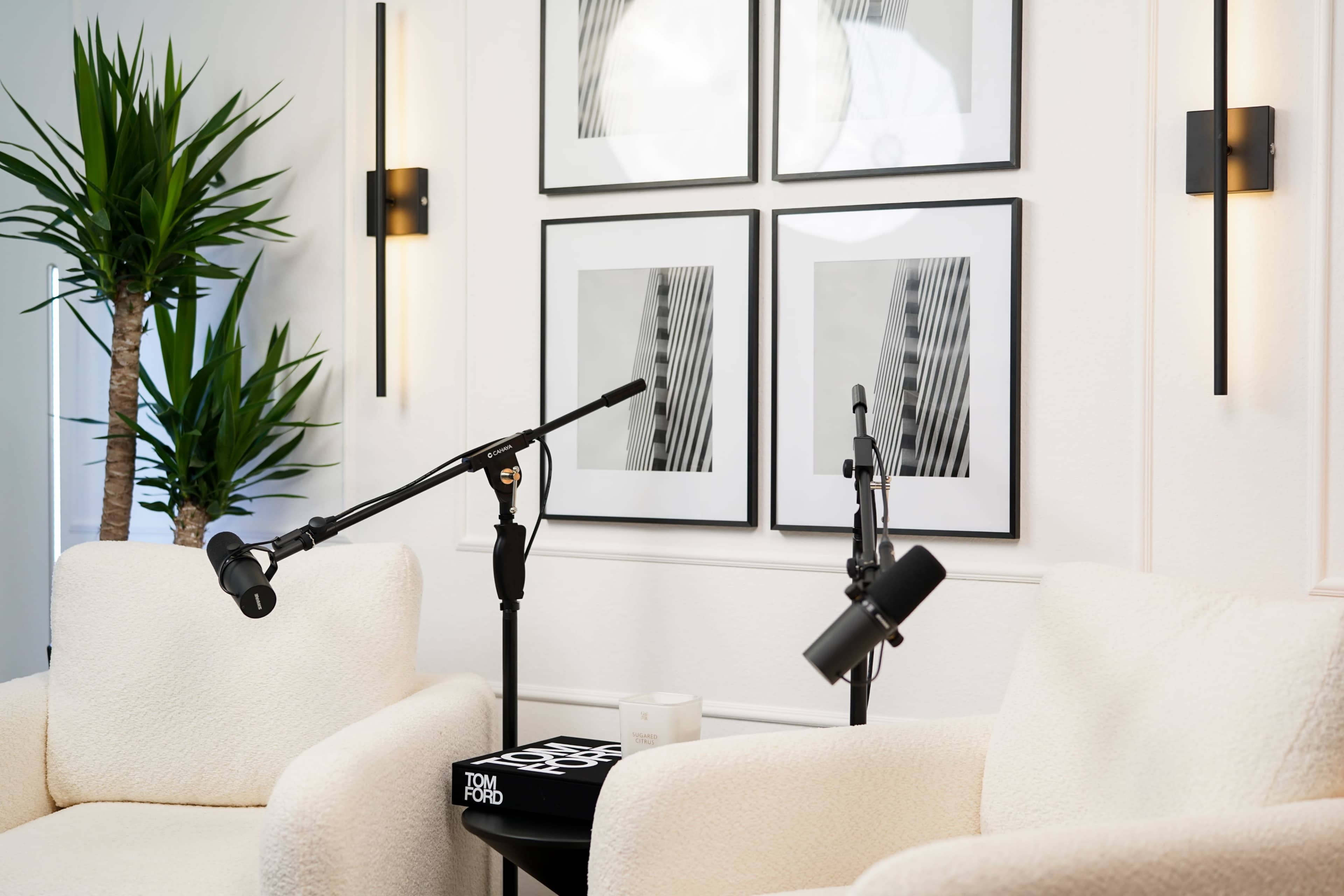 Modern Podcast recording Image in Pembroke Pines, Pembroke Pines, FL