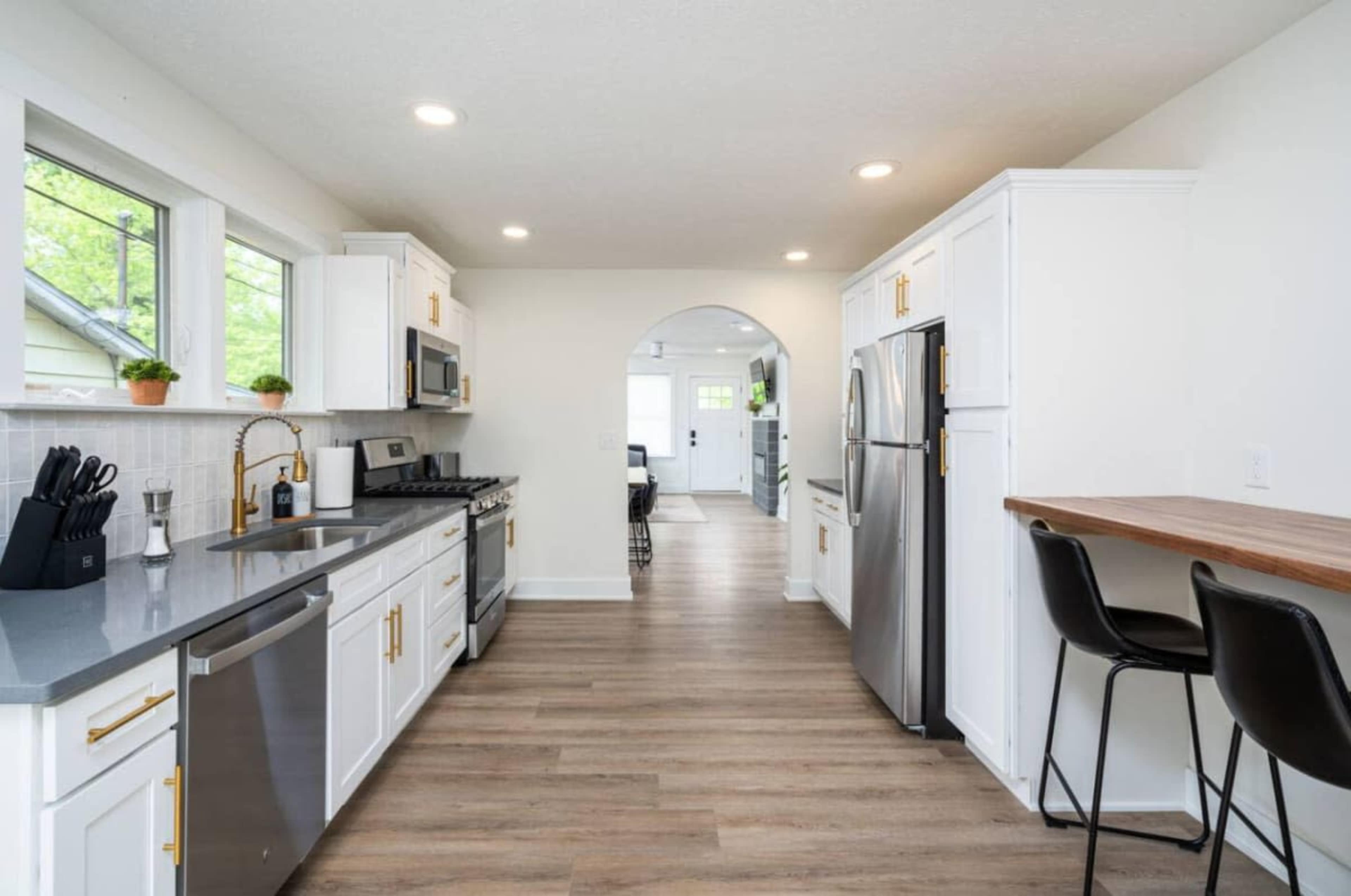 Modern, spacious, crisp Lake House with views of Jordan Lake Image in Woodland Township, Lake Odessa, MI