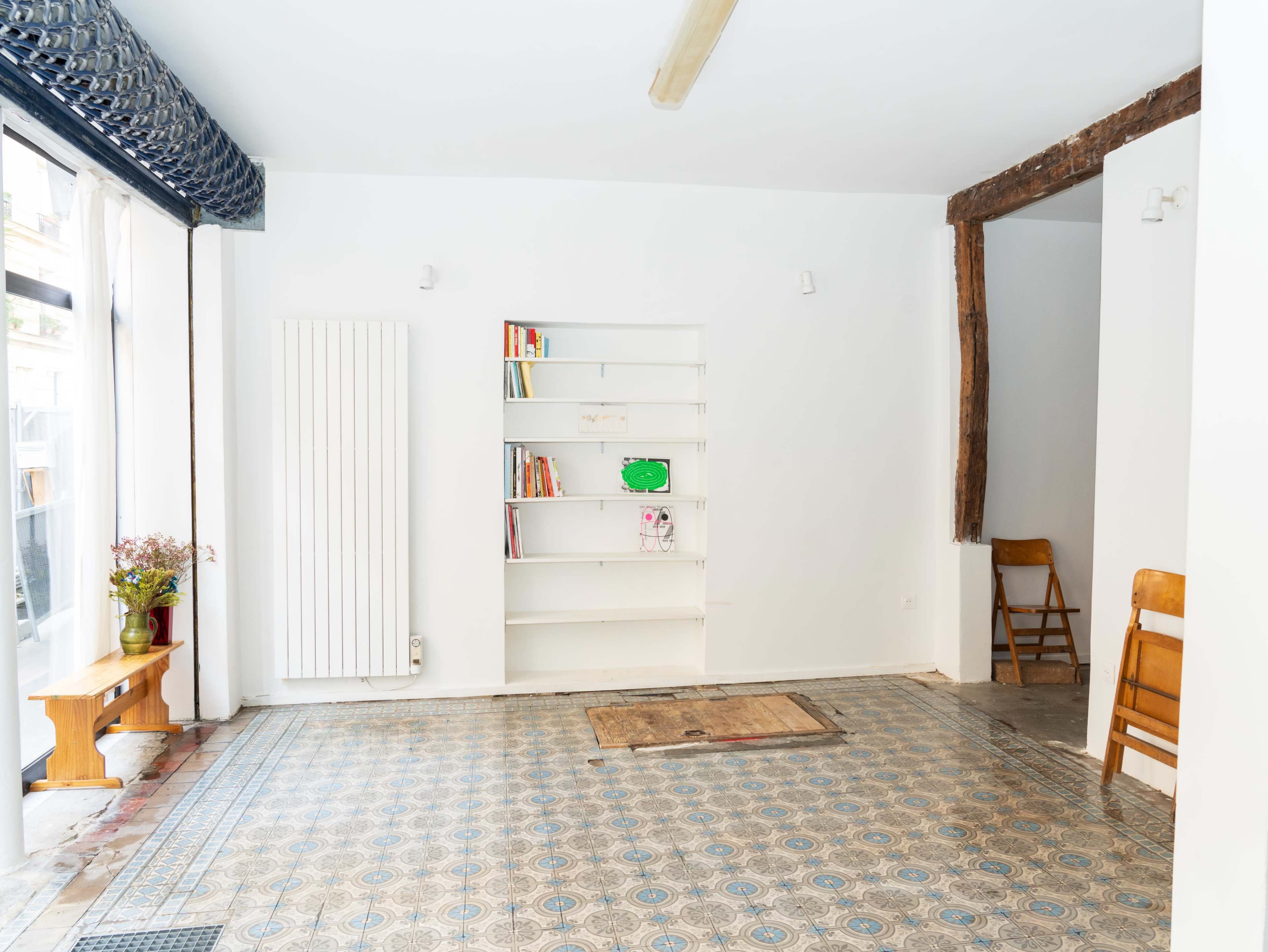 Espace avec vitrine sur rue dans le 11ème Image in Roquette, Paris, 