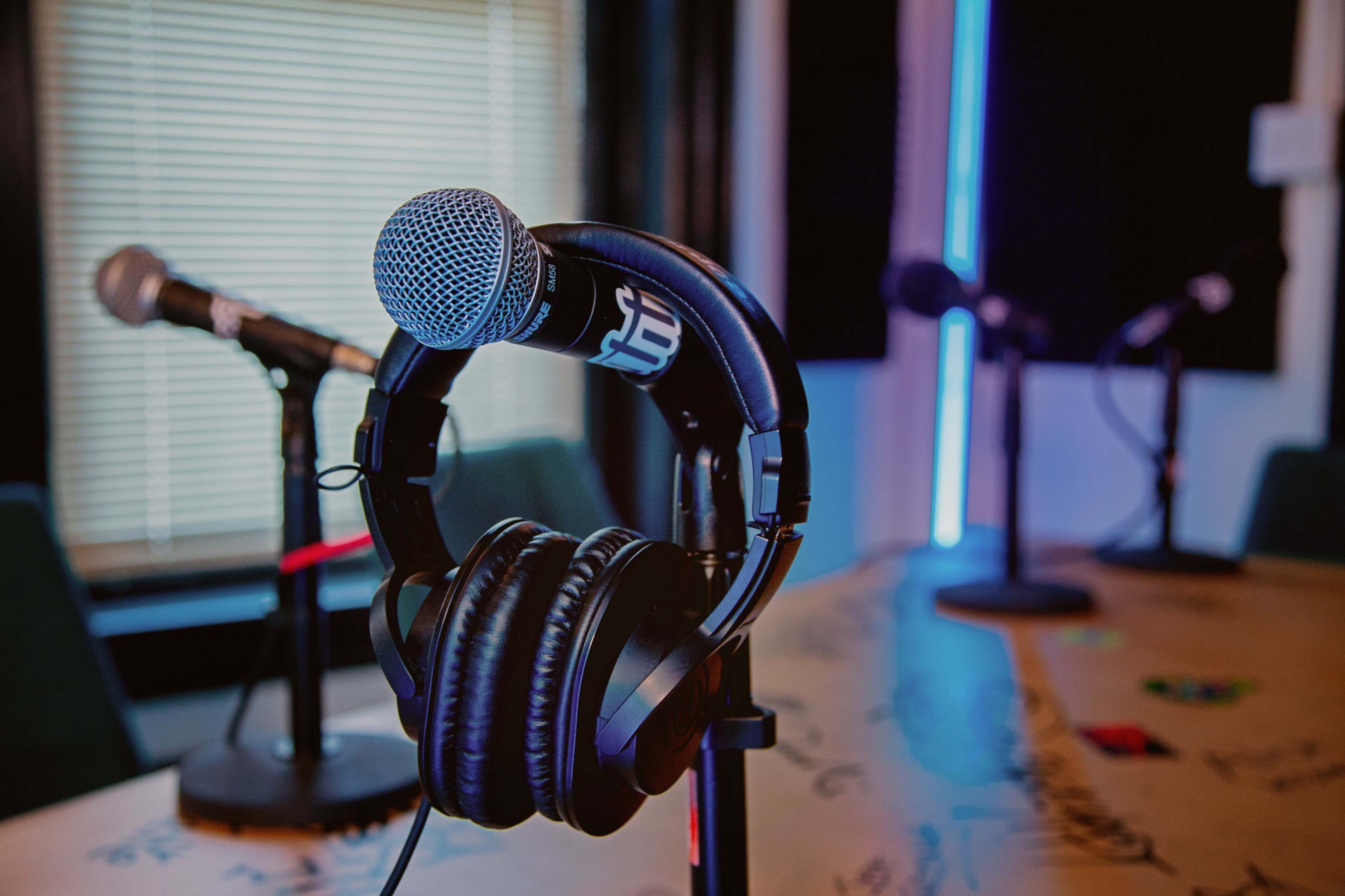 Art-Filled Creative Studio for Photo, Video & Podcast Production Image in Sharpsburg, Pittsburgh, PA