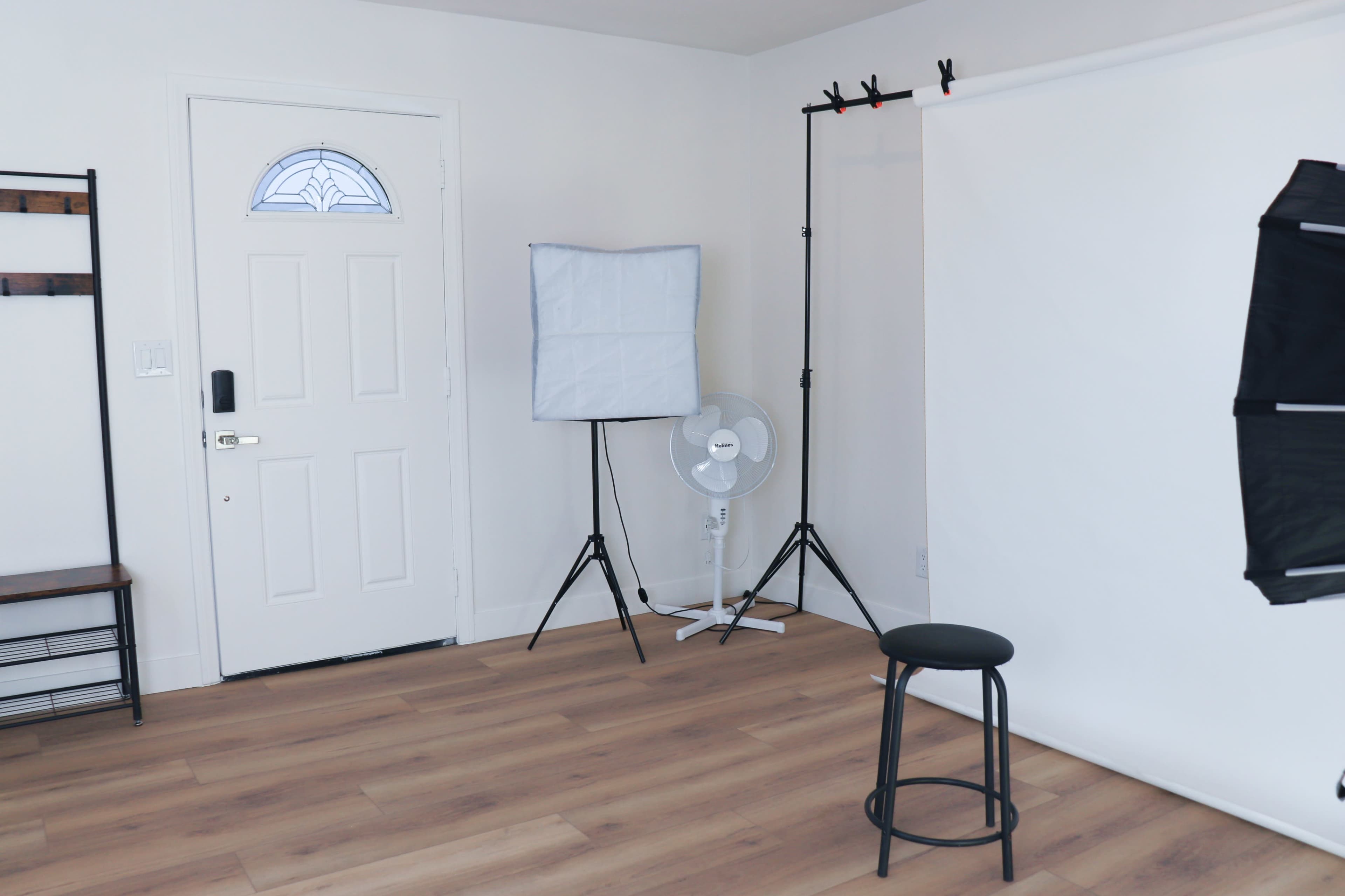 NEW! Valley Photo Studio - Headshots - Photoshoots Image in Northridge, northridge, CA