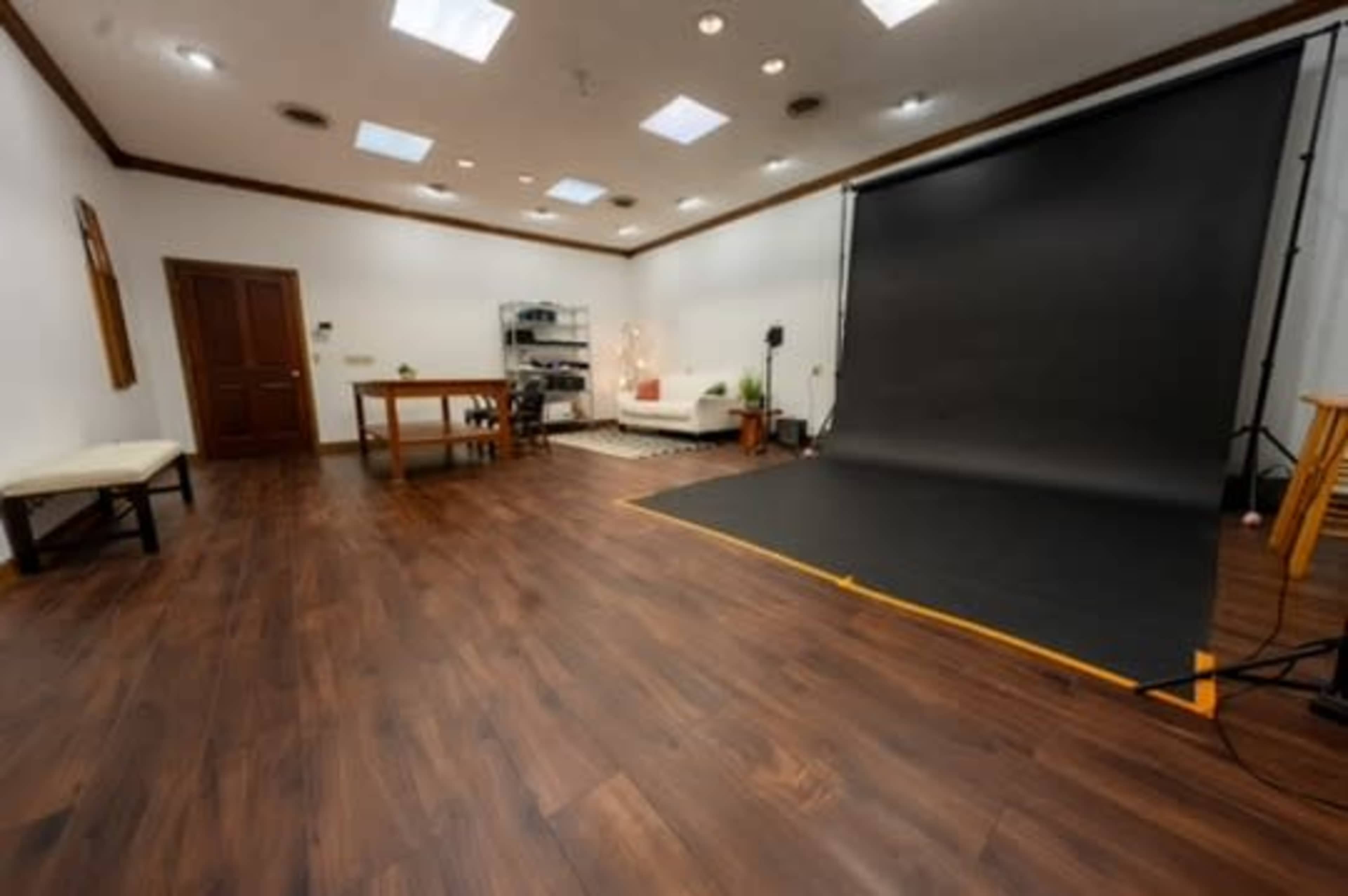 Photography Studio Image in North Ridgeville, North Ridgeville, OH