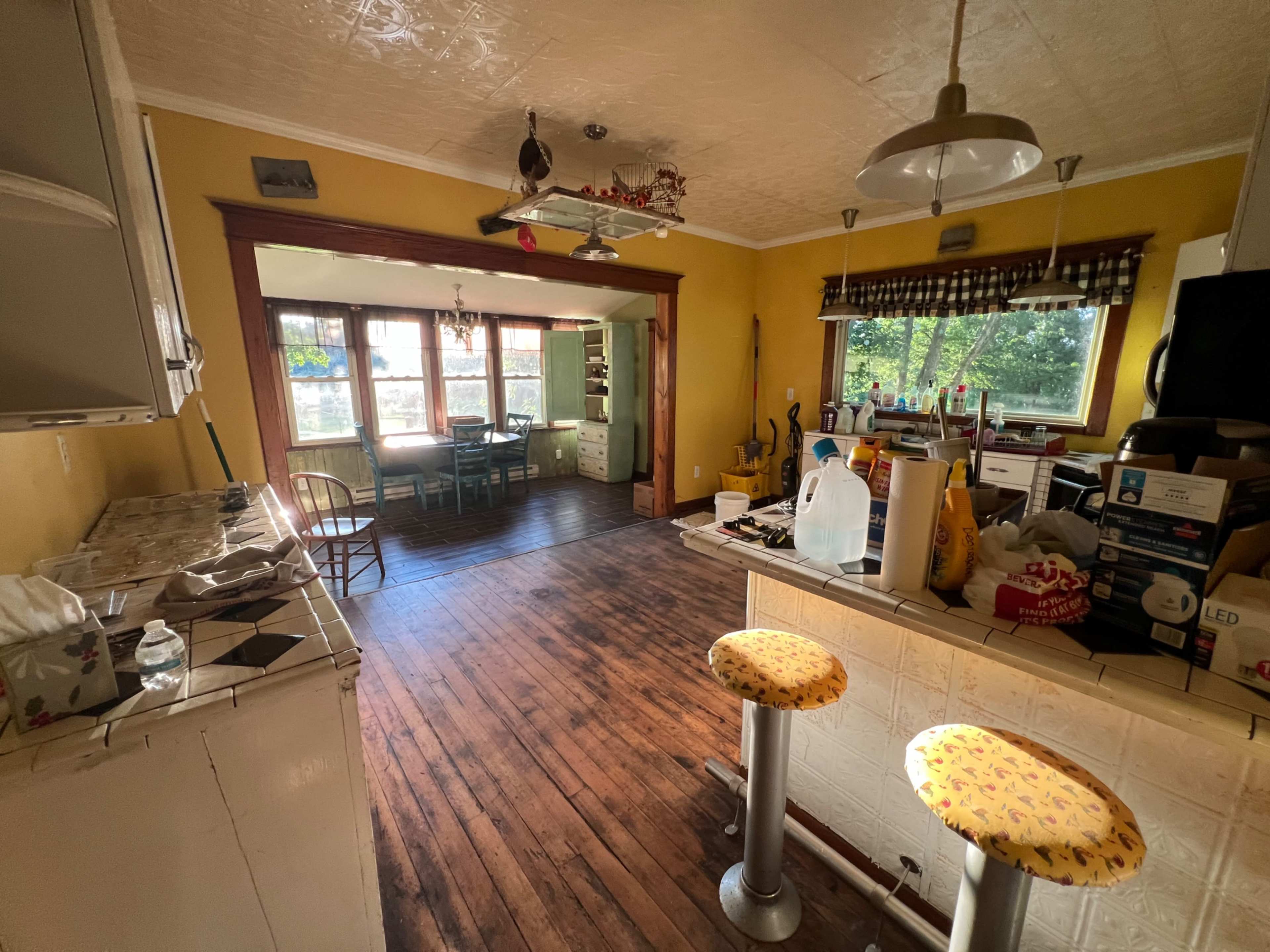 Rustic Barn & Victorian Home Image in Oregon-Nashua Township, Oregon, IL