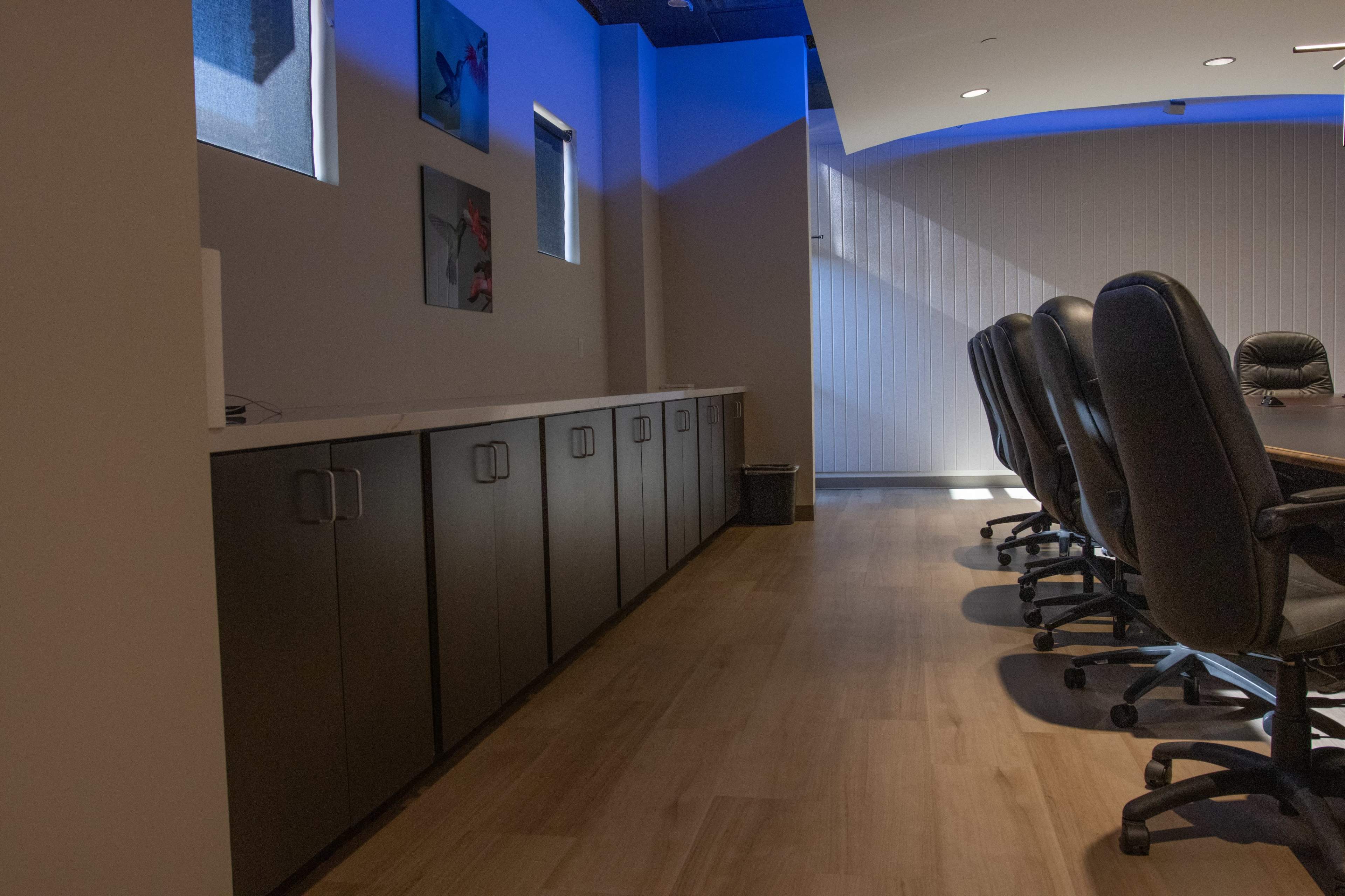 Modern, Zoom-ready spacious boardroom—up to 19 Image in Downtown Scottsdale, Scottsdale, AZ